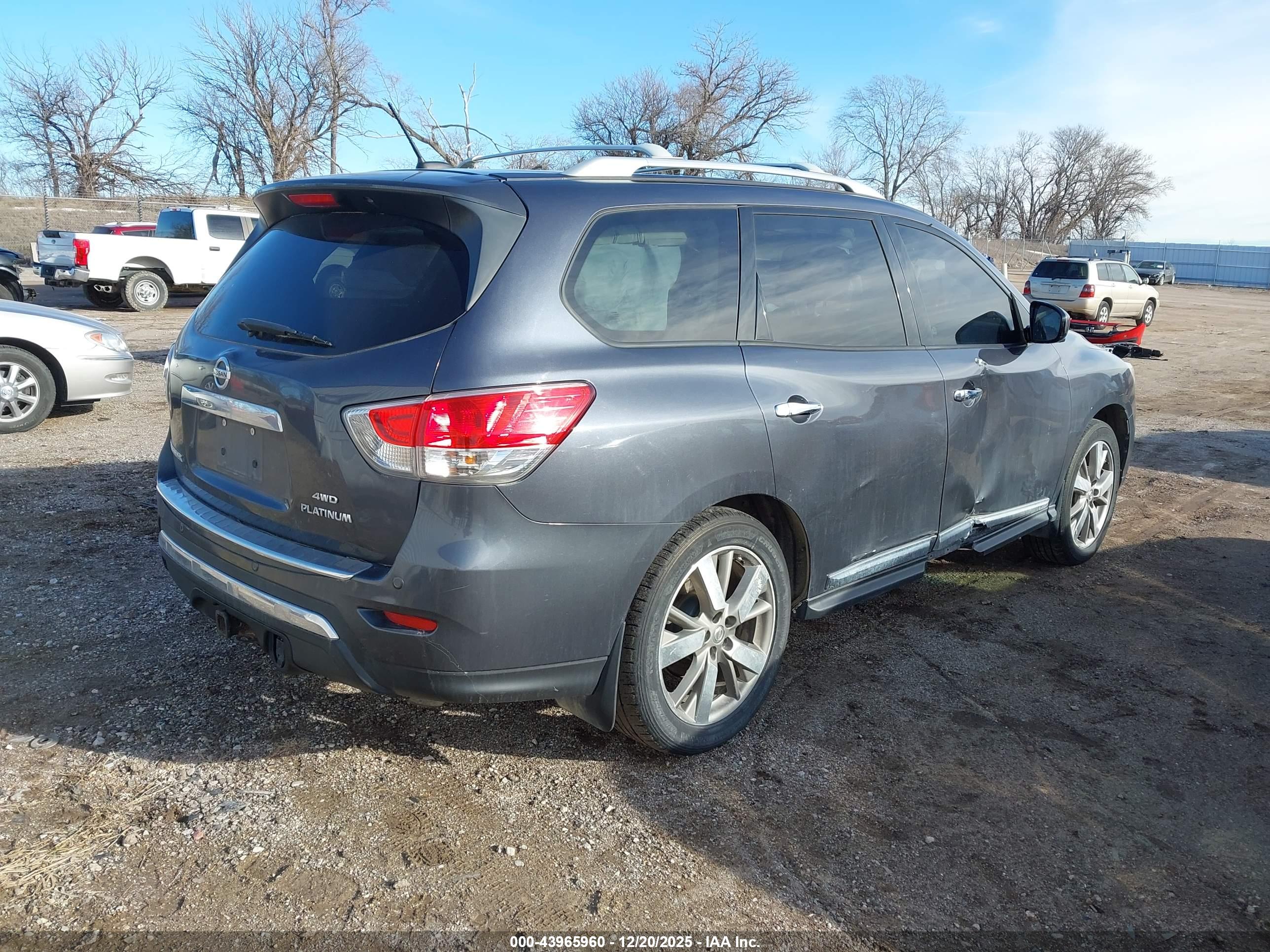 NISSAN PATHFINDER image 4