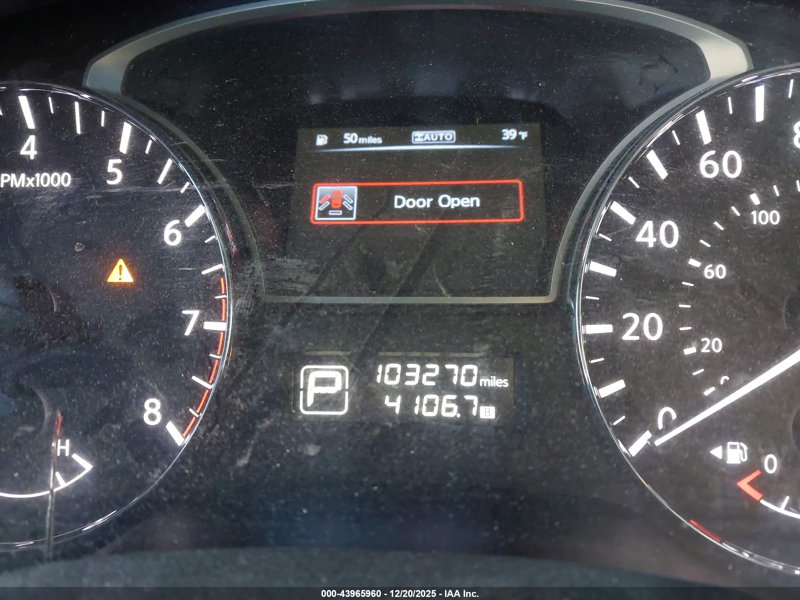 NISSAN PATHFINDER image 7