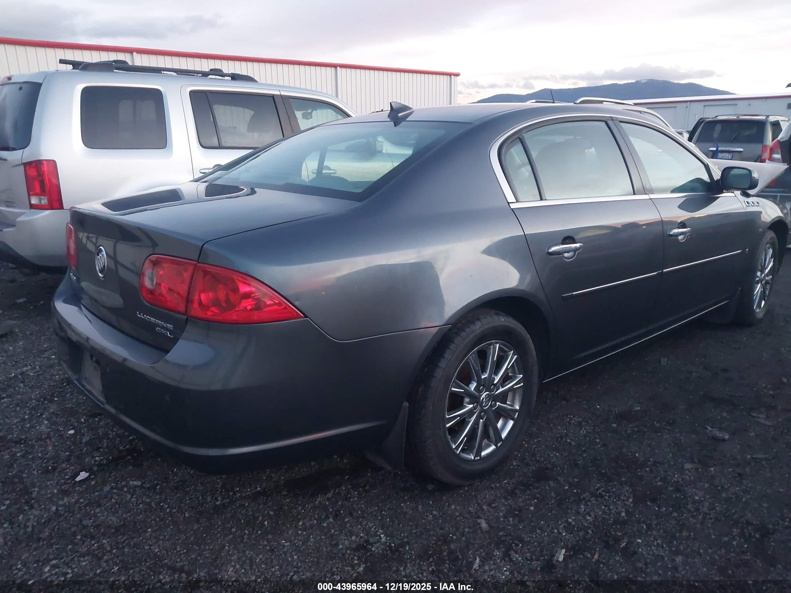 BUICK LUCERNE image 4