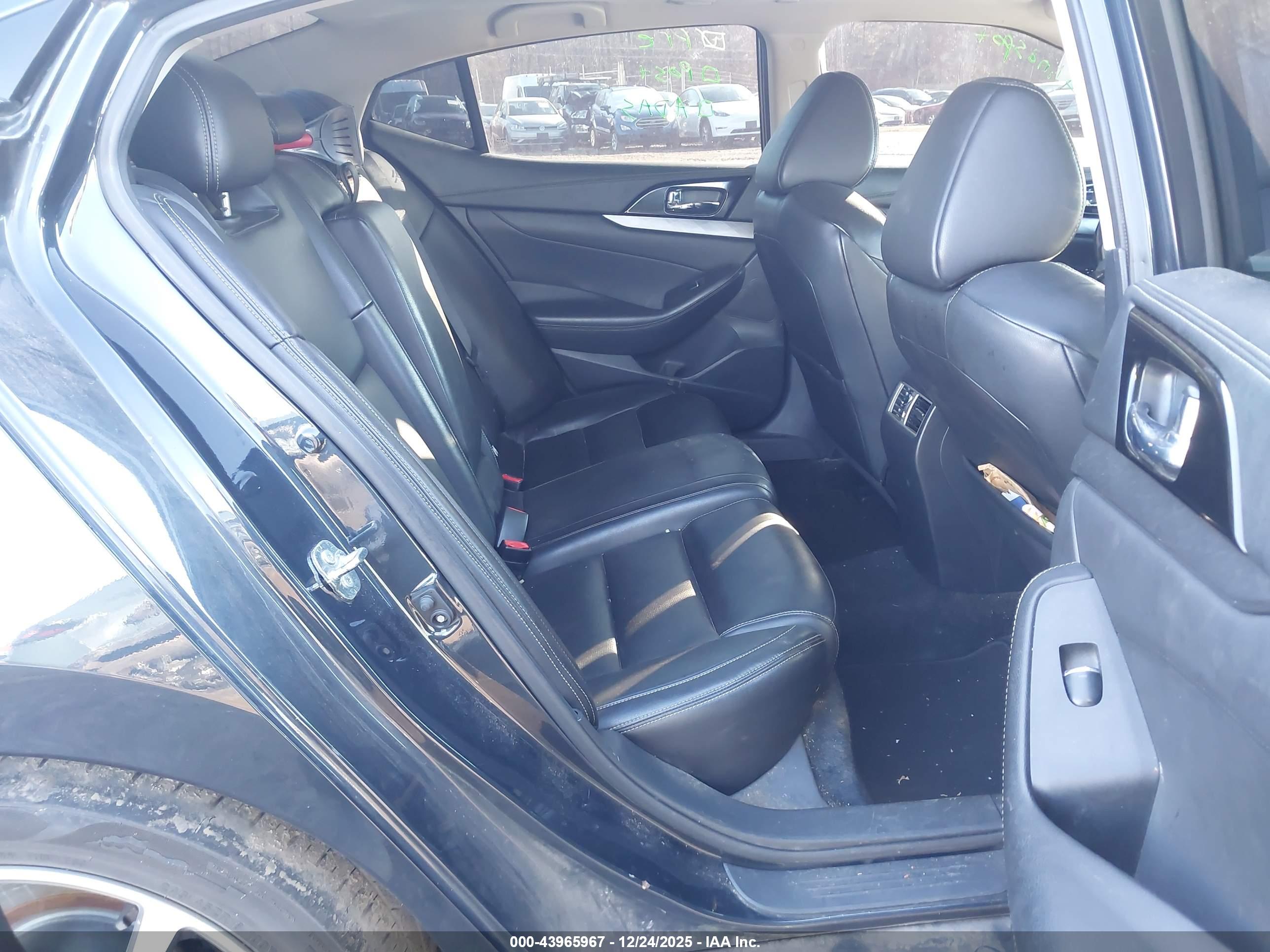 NISSAN MAXIMA image 8