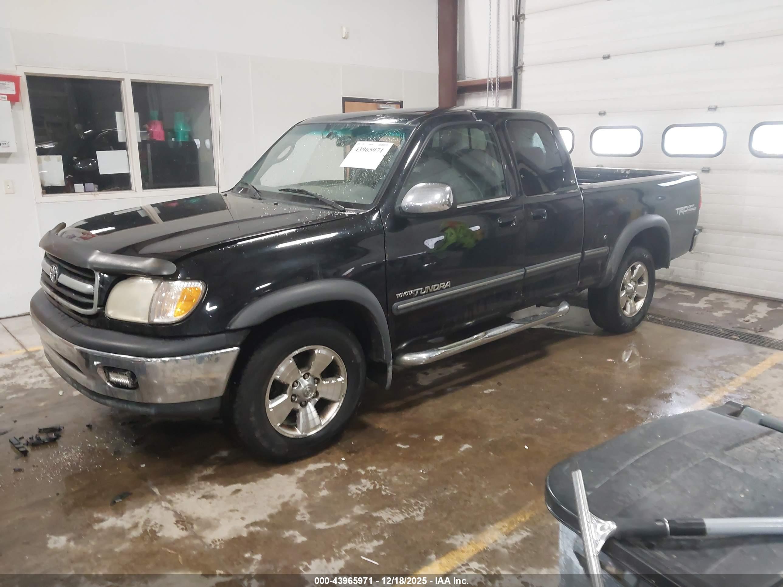 TOYOTA TUNDRA image 2