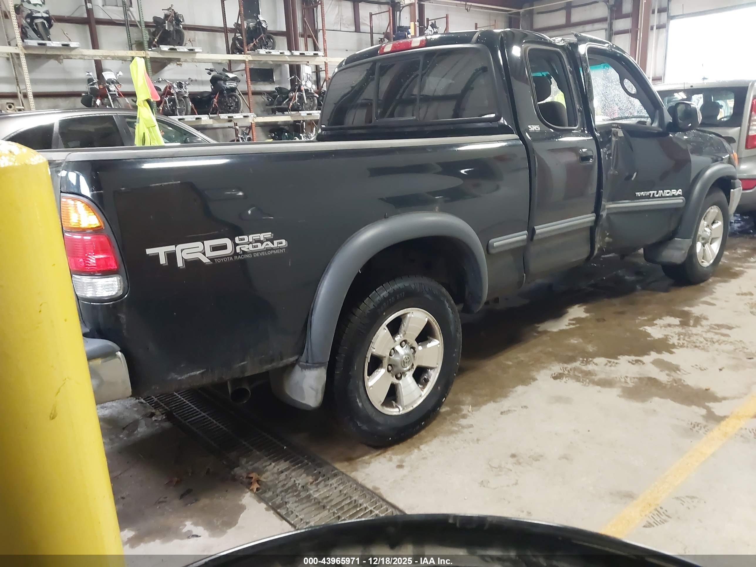 TOYOTA TUNDRA image 4