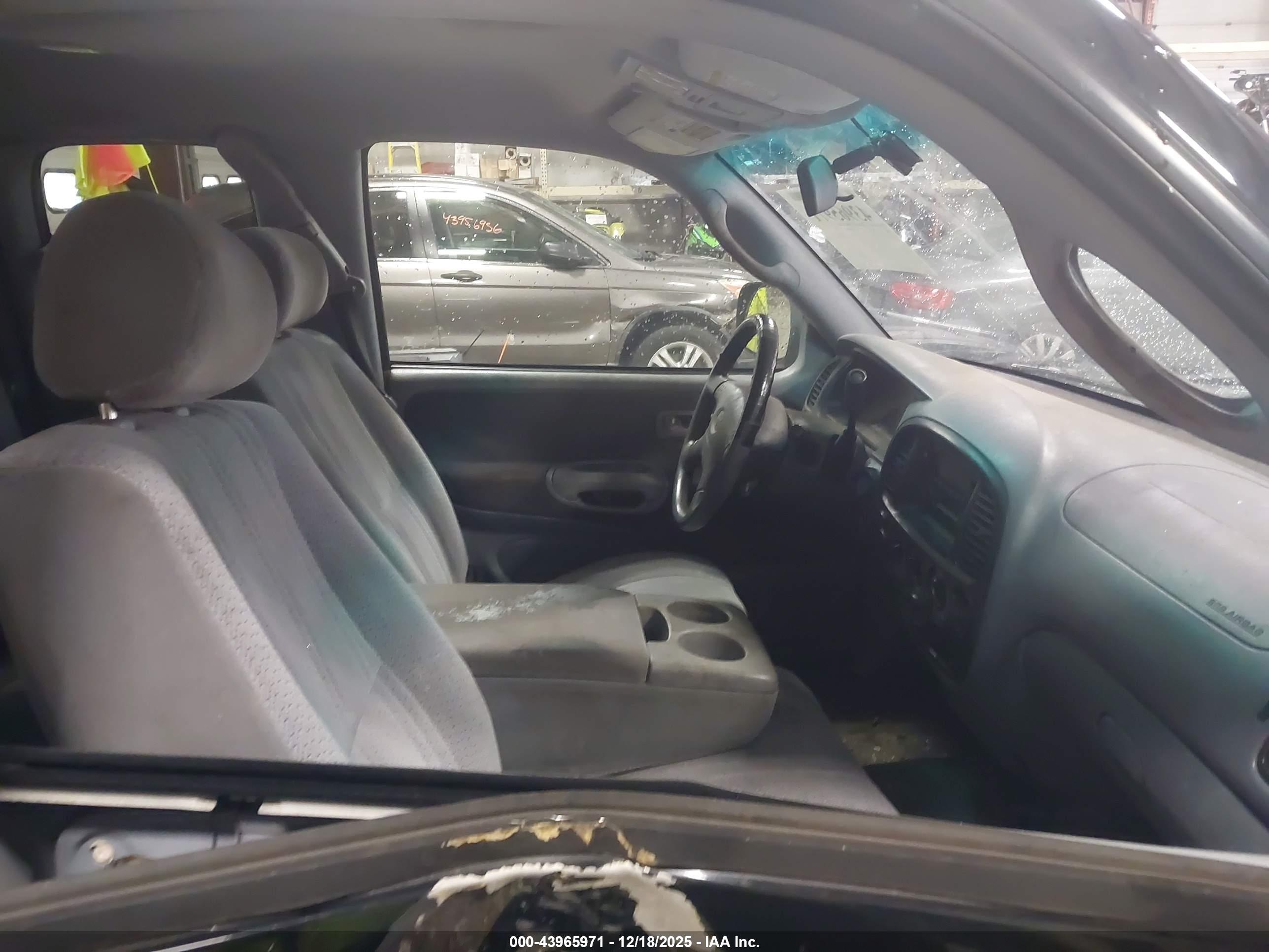 TOYOTA TUNDRA image 5