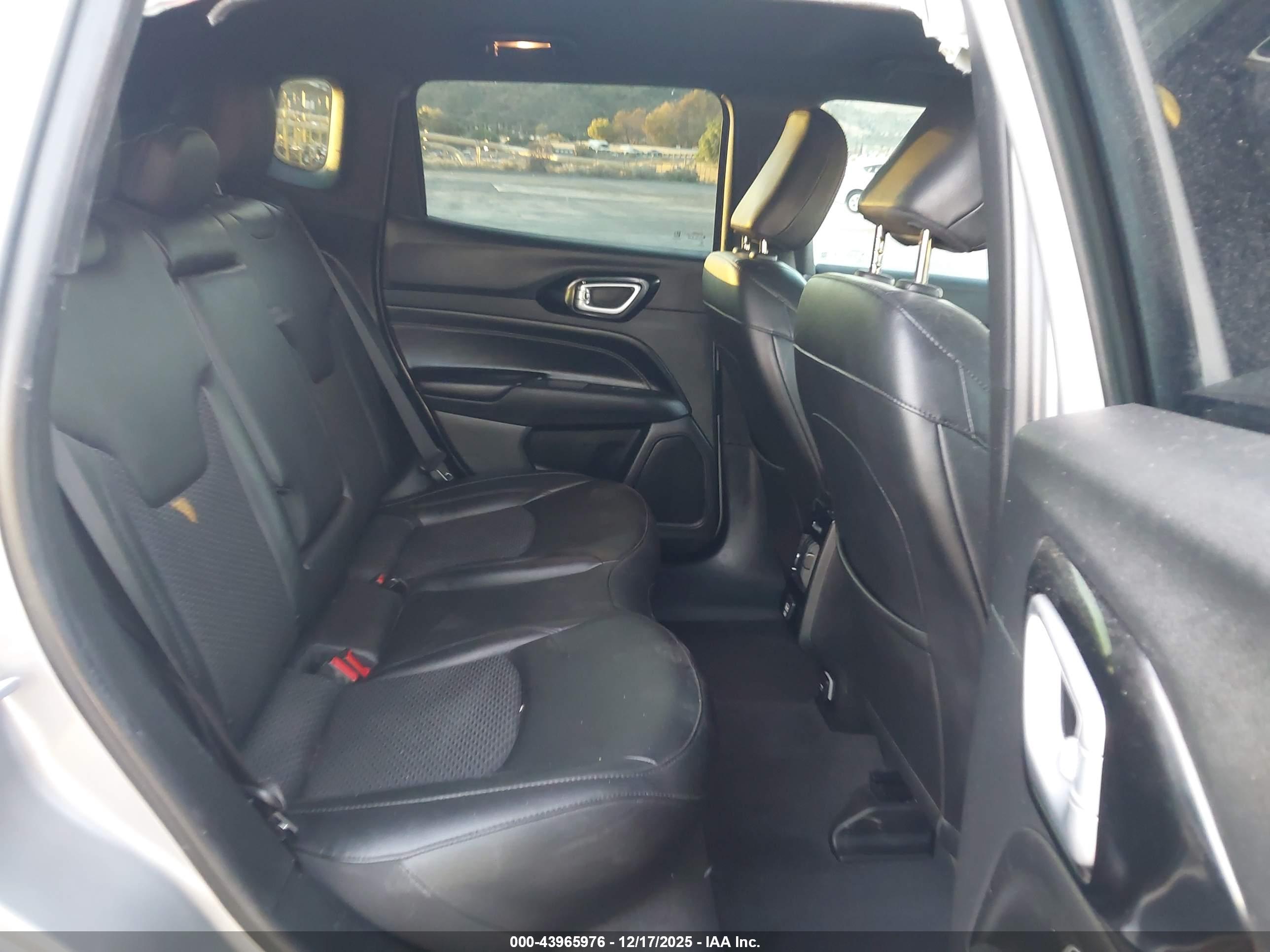 JEEP COMPASS image 8