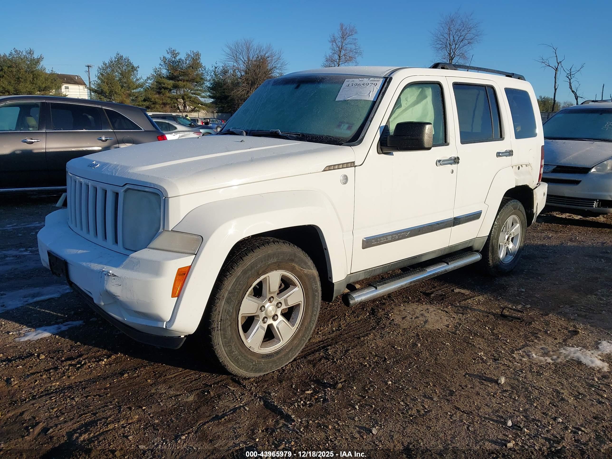 JEEP LIBERTY image 2