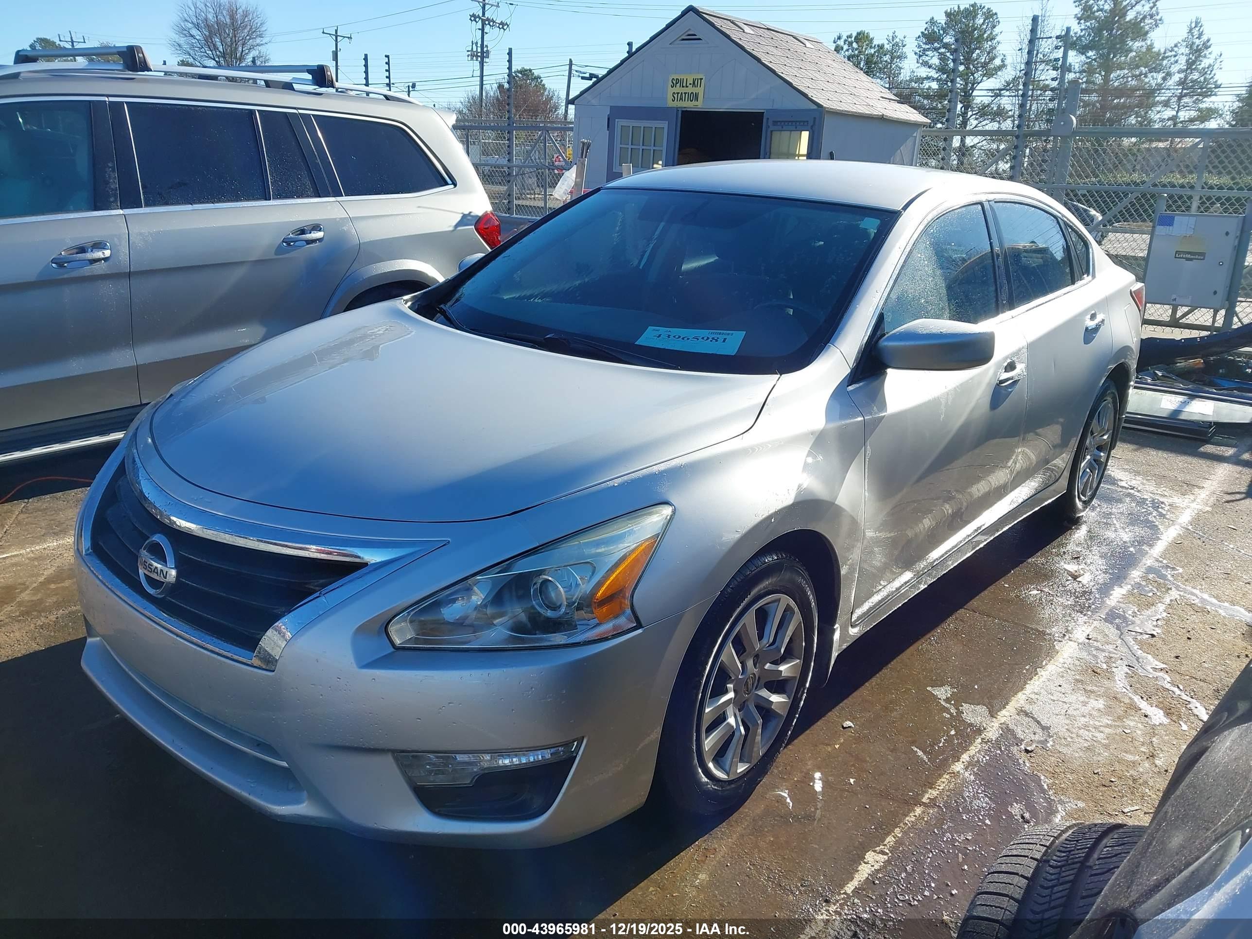 NISSAN ALTIMA image 2