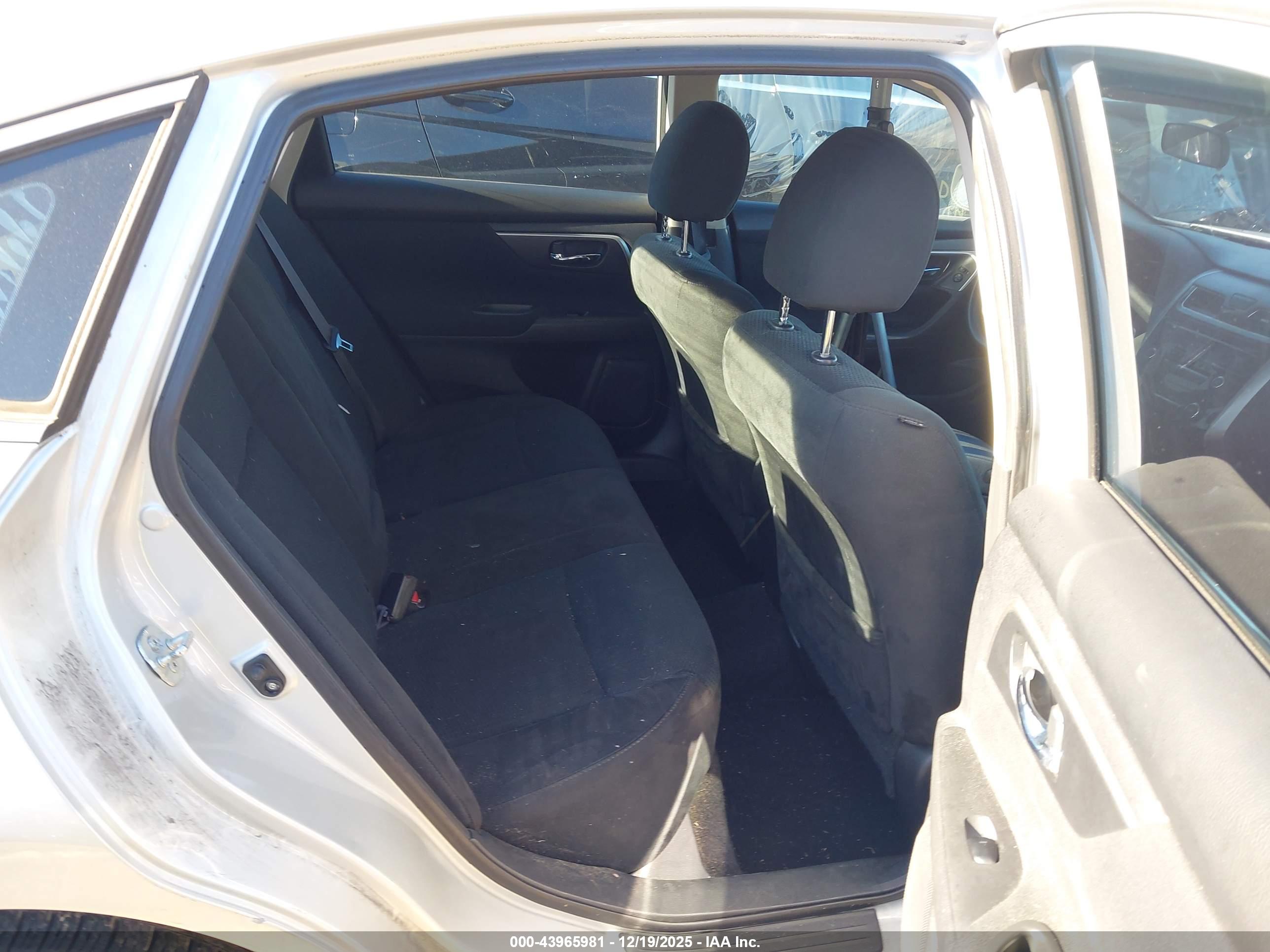 NISSAN ALTIMA image 8