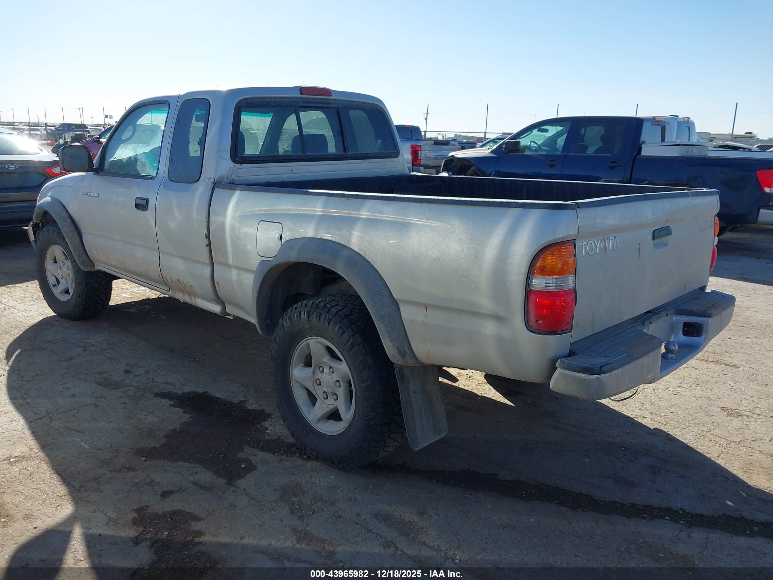 TOYOTA TACOMA image 3