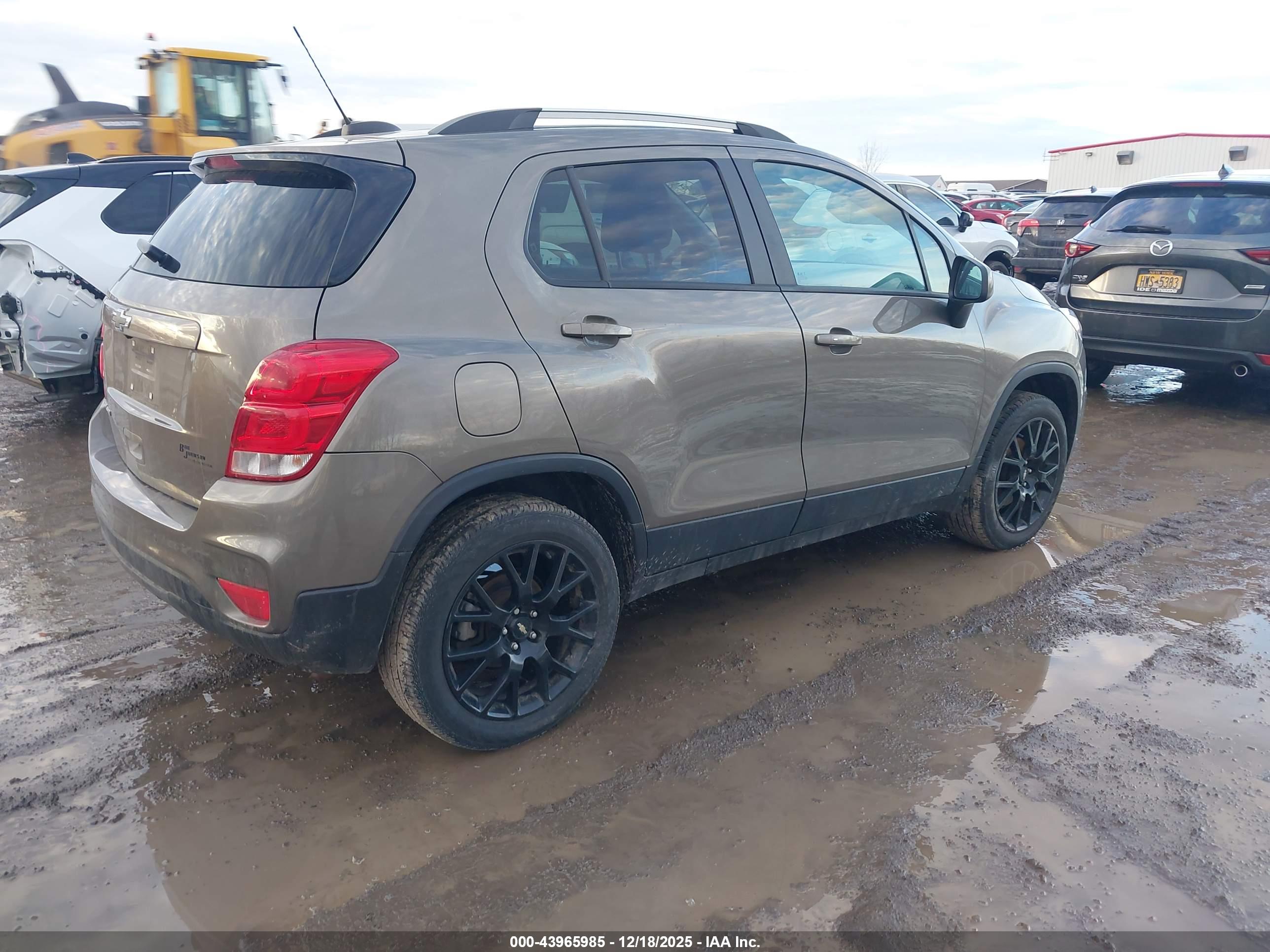 CHEVROLET TRAX image 4