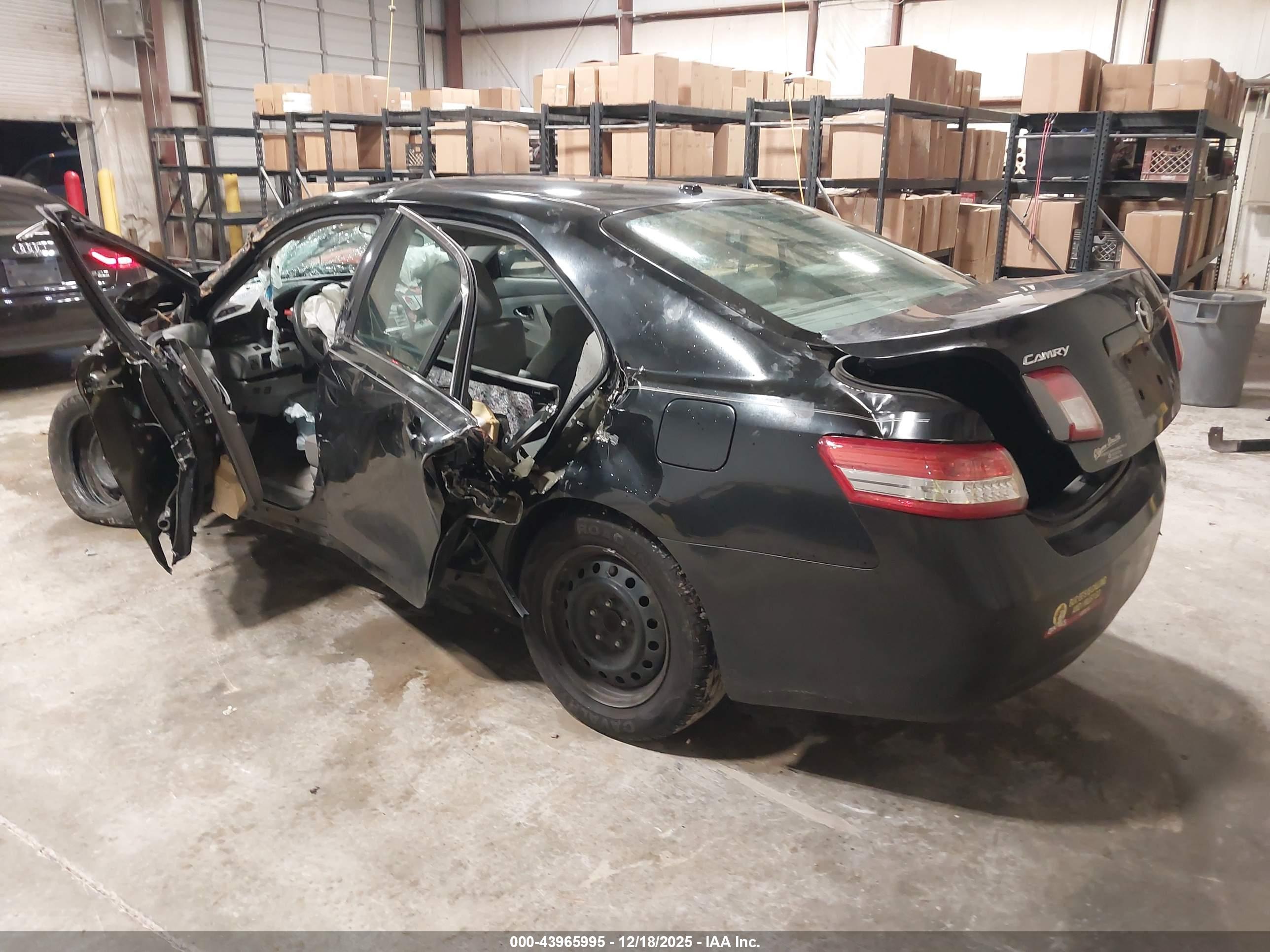TOYOTA CAMRY image 3
