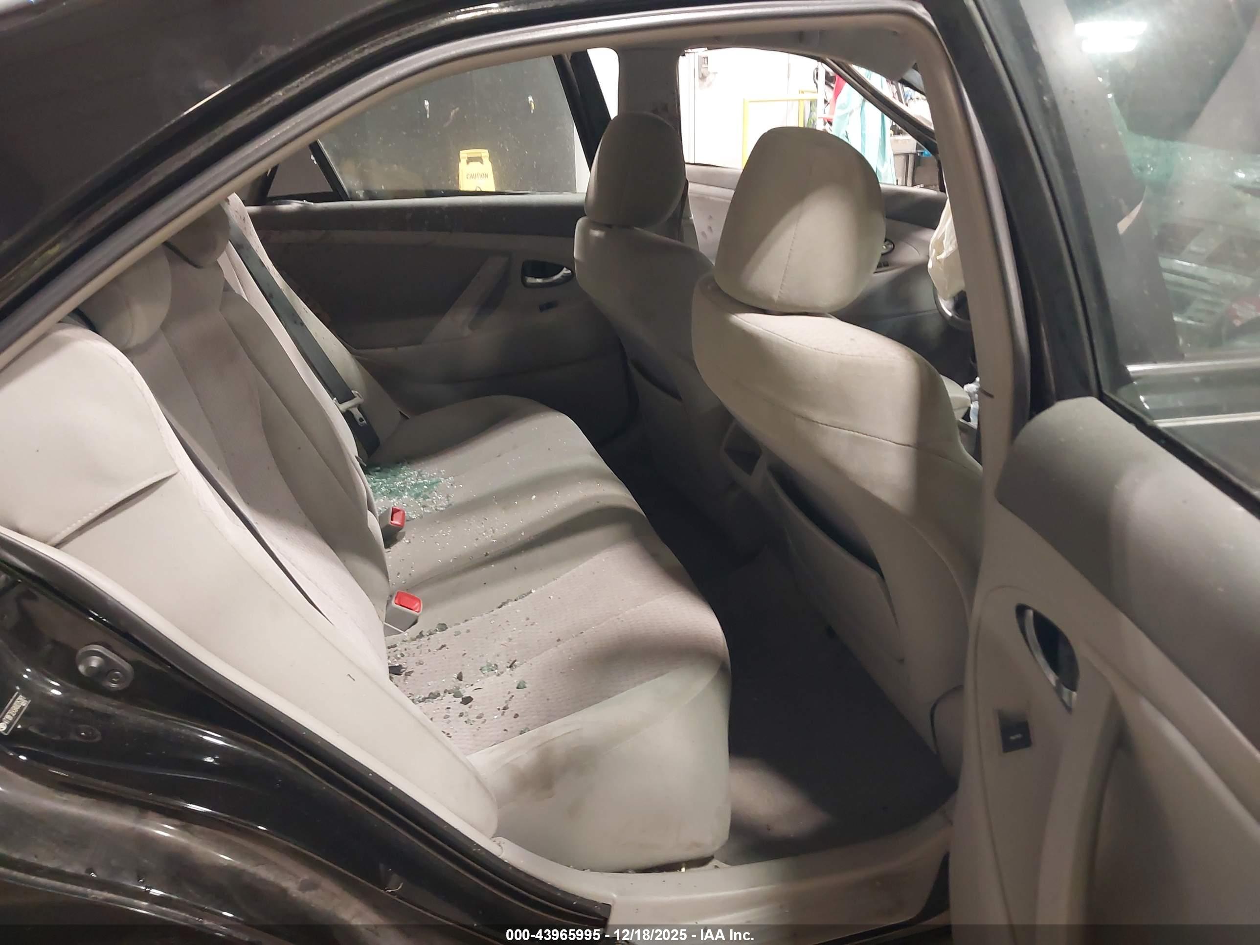 TOYOTA CAMRY image 8