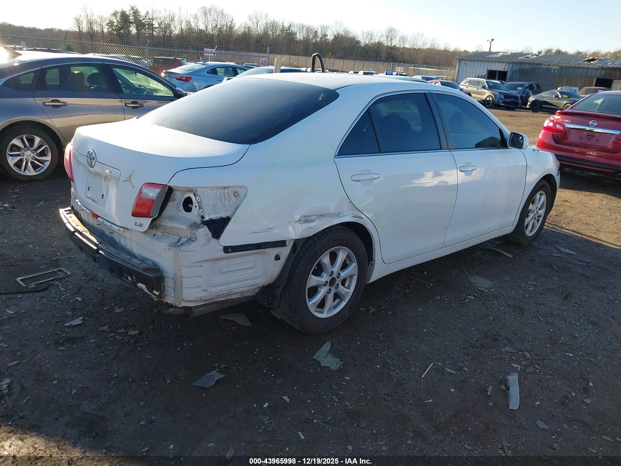 TOYOTA CAMRY image 4