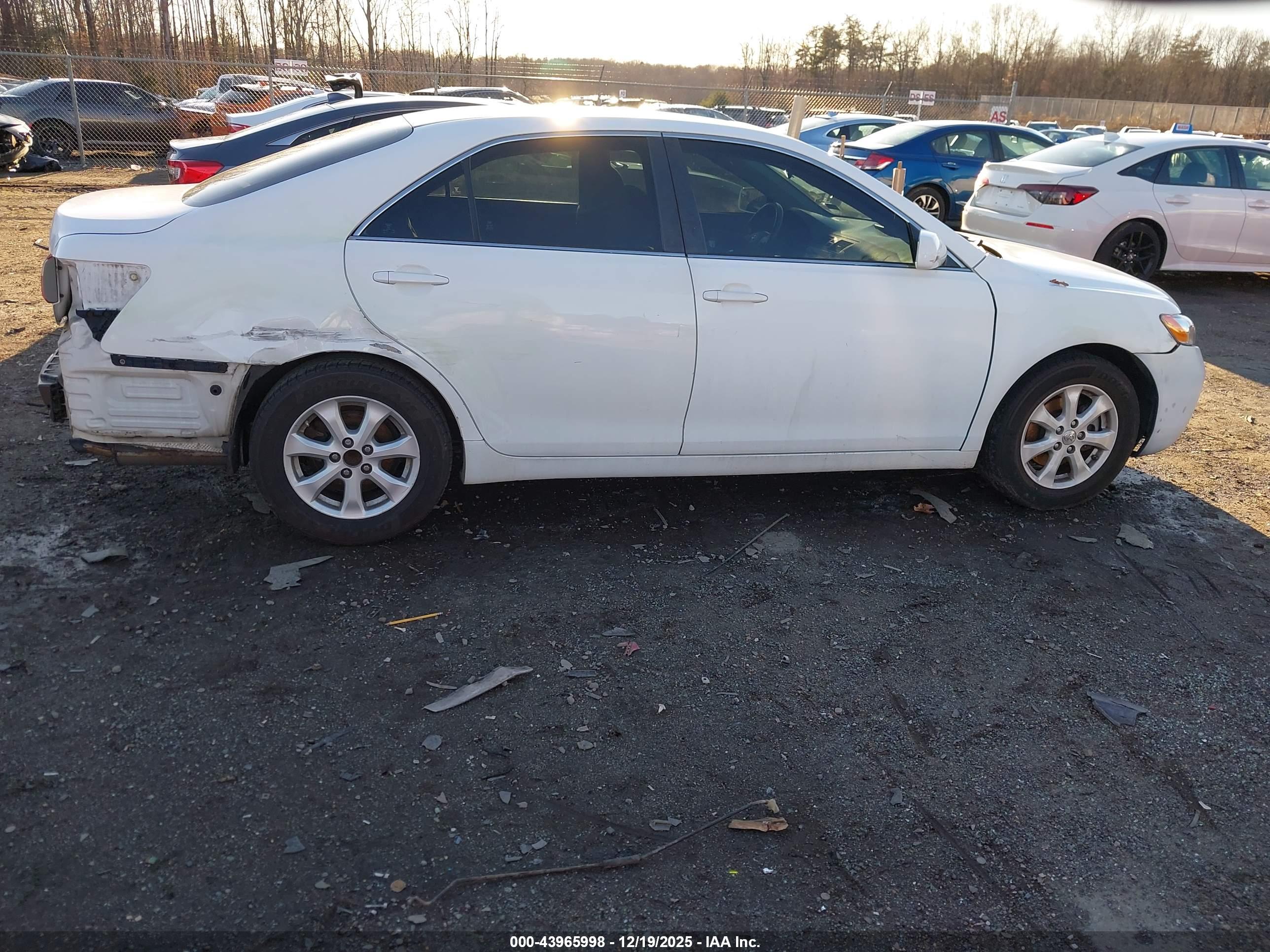 TOYOTA CAMRY image 6