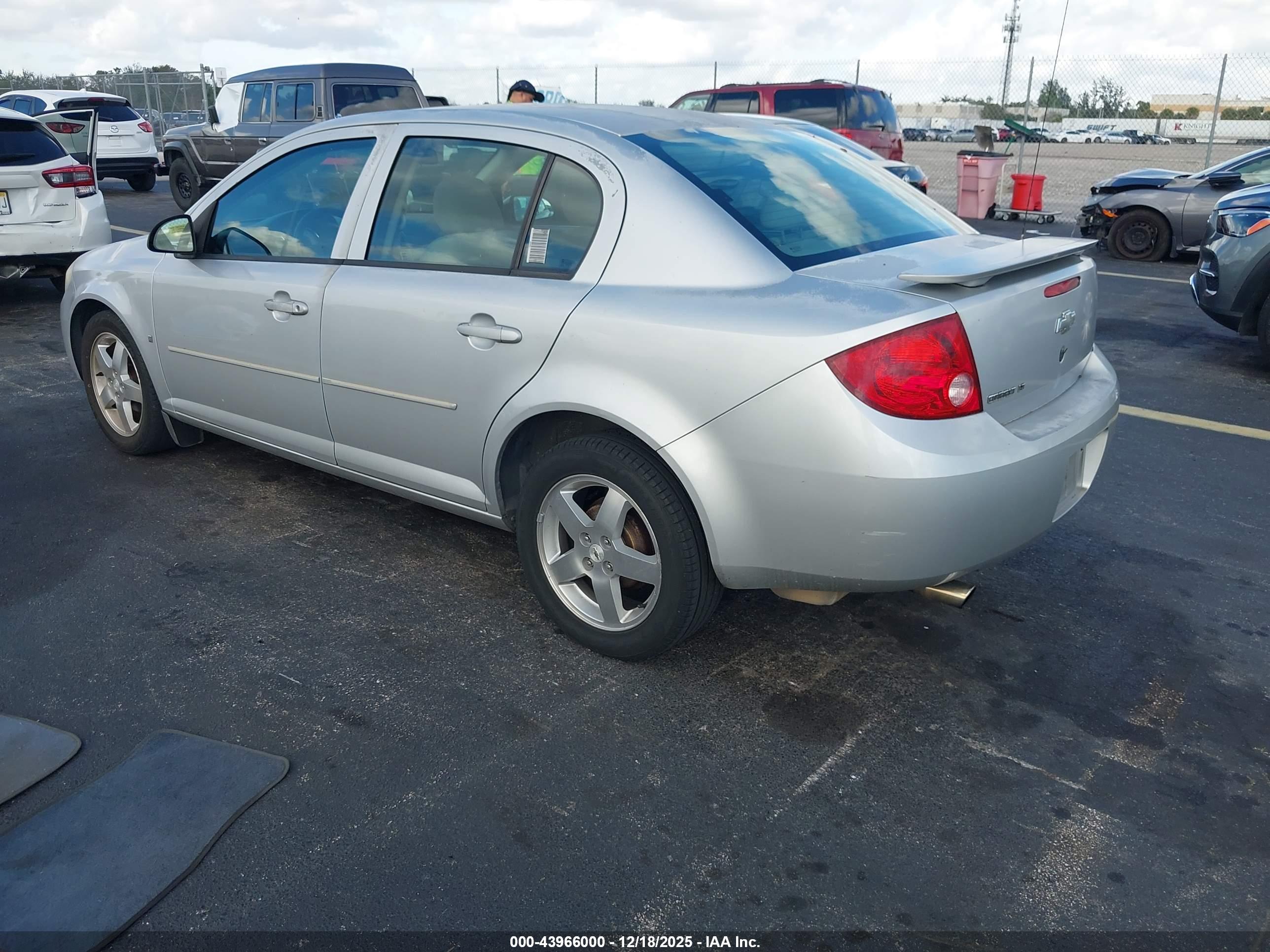 CHEVROLET COBALT image 3