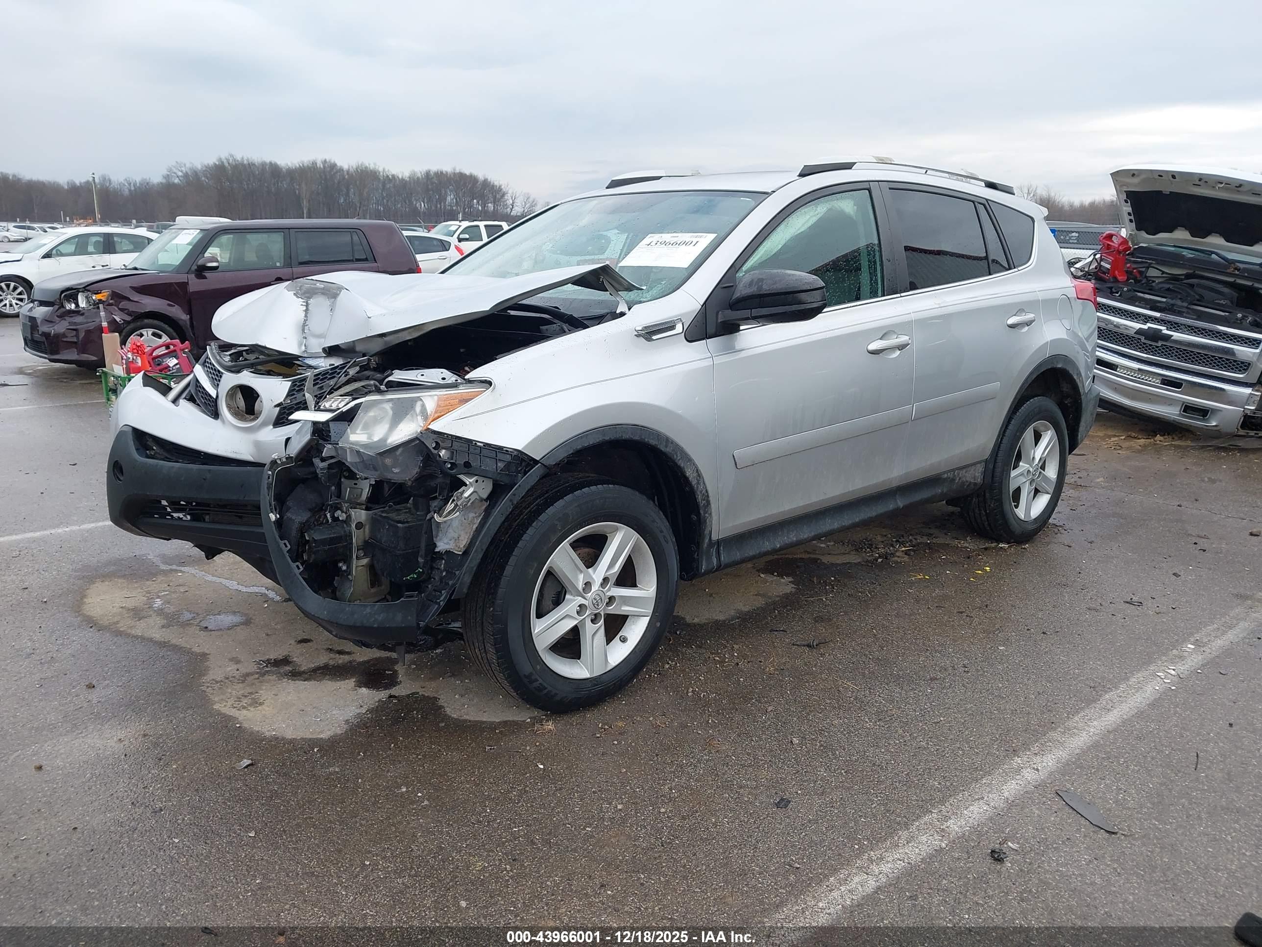 TOYOTA RAV4 image 2