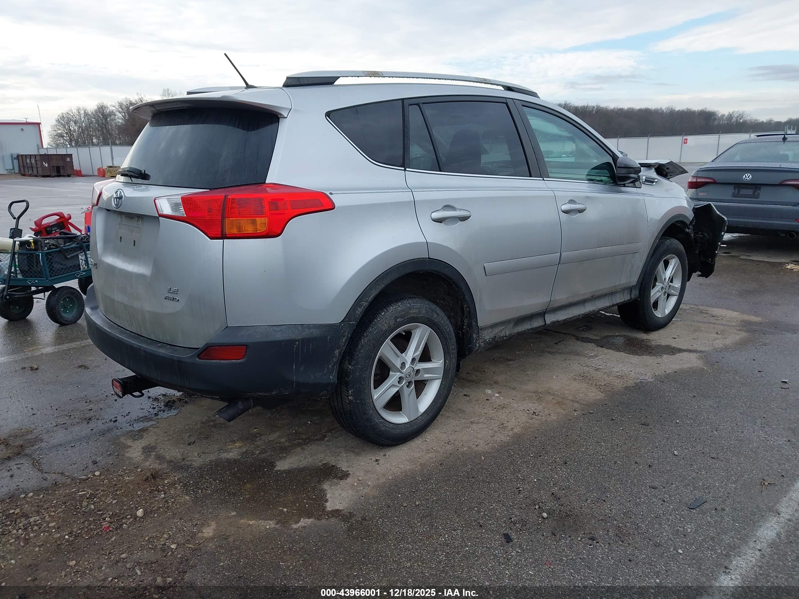 TOYOTA RAV4 image 4