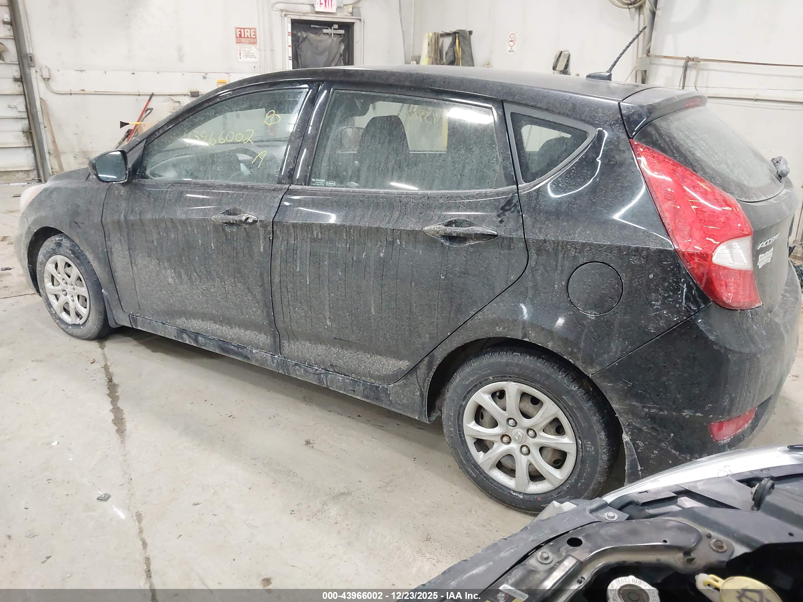 HYUNDAI ACCENT image 3
