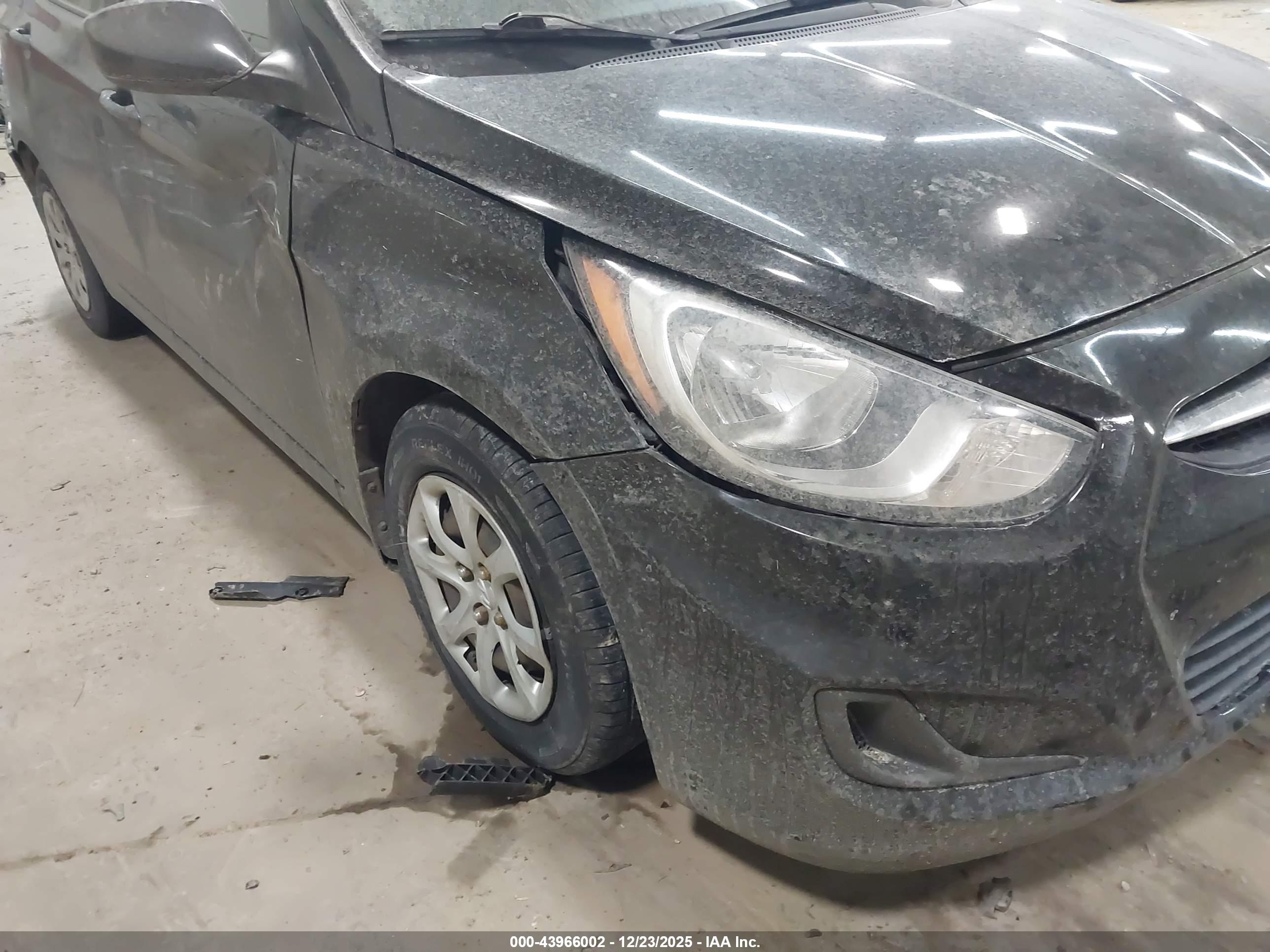 HYUNDAI ACCENT image 6