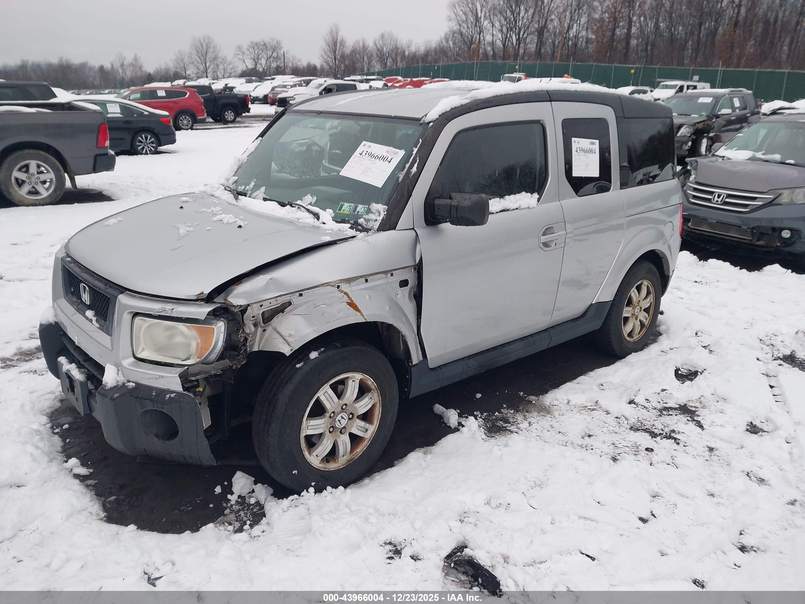 HONDA ELEMENT image 2