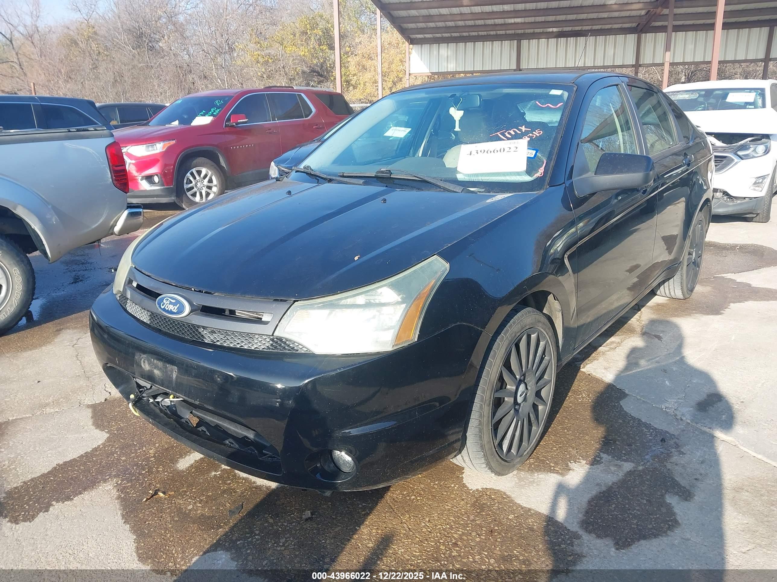 FORD FOCUS image 2