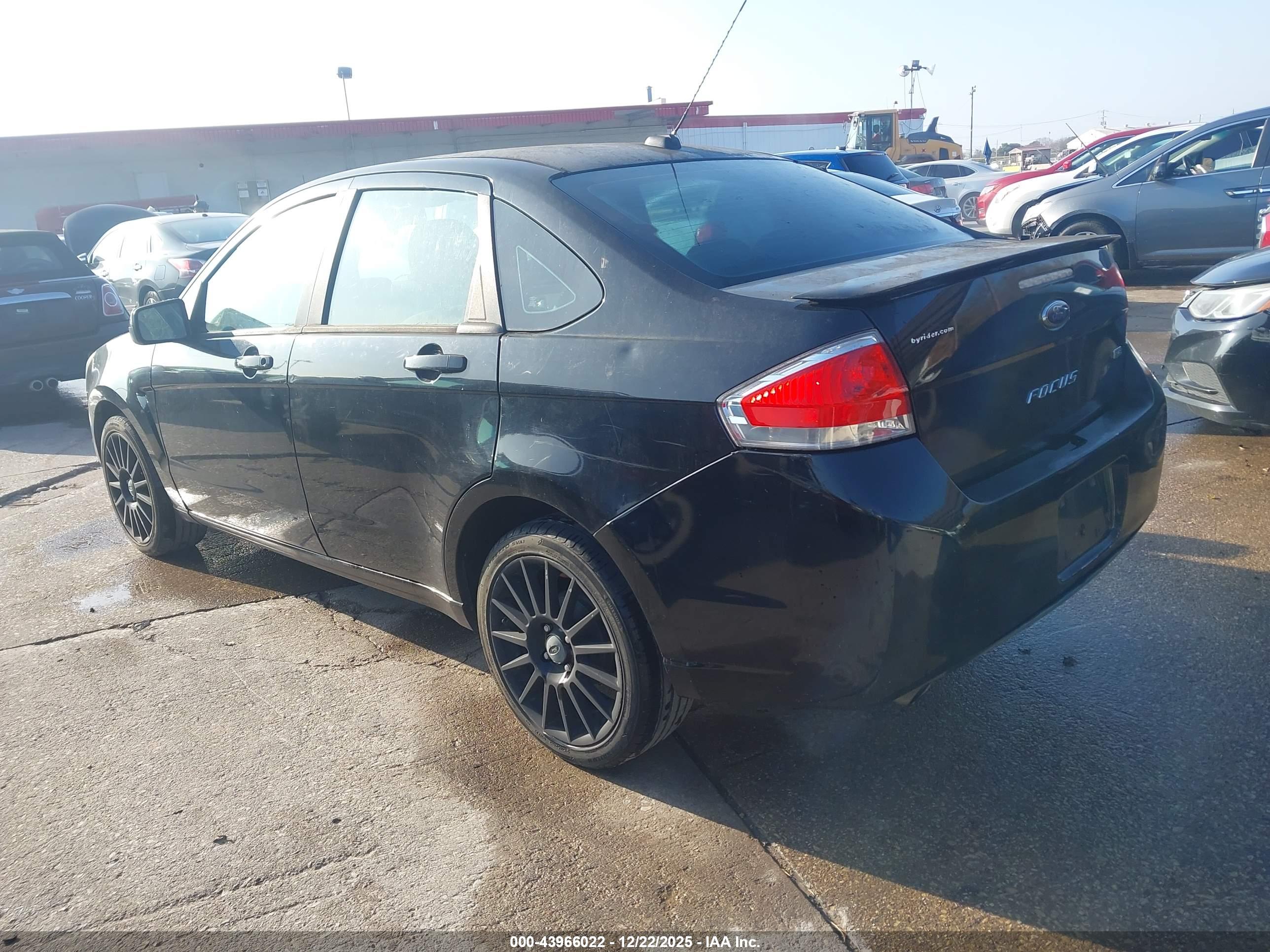 FORD FOCUS image 3