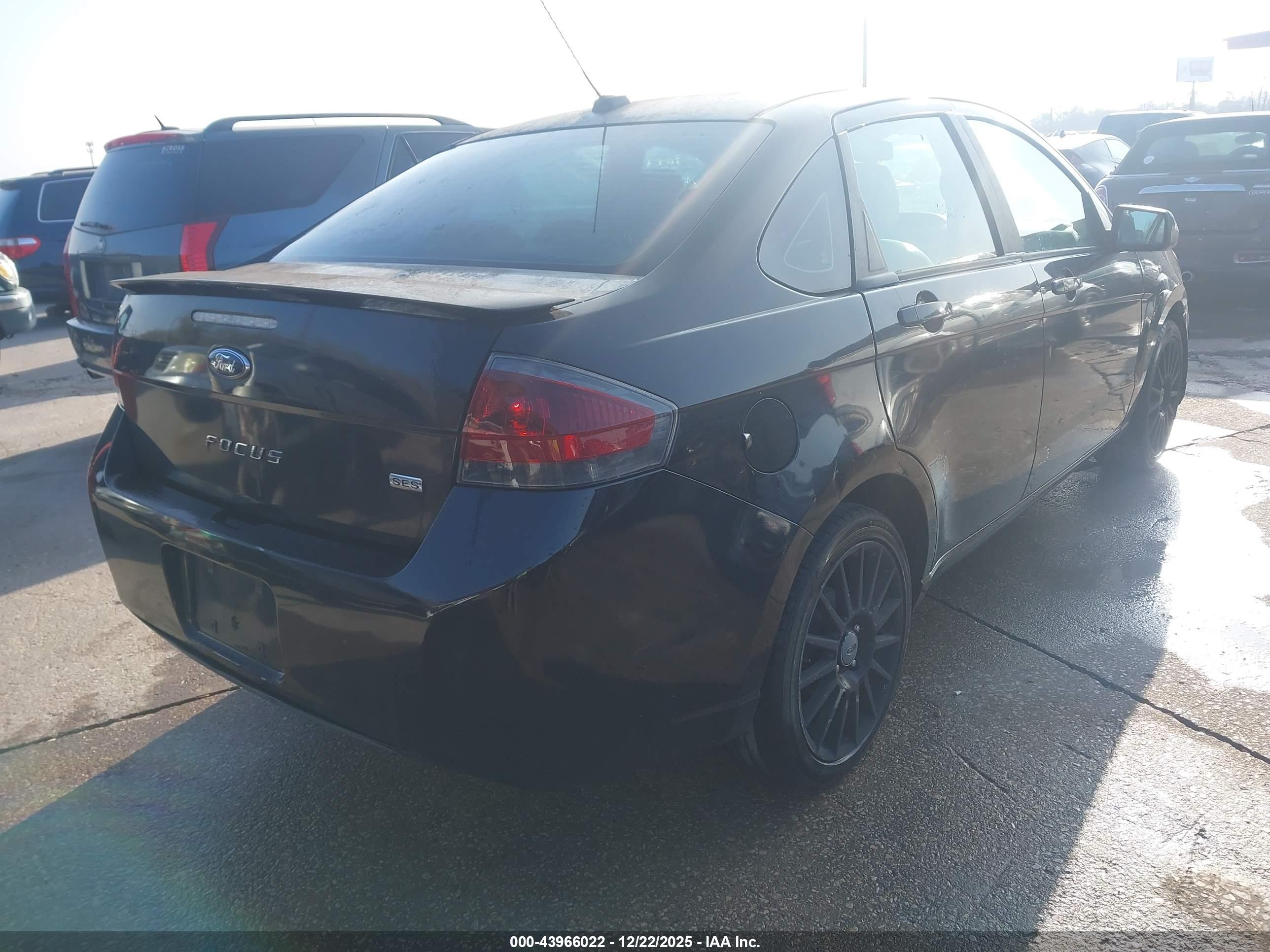 FORD FOCUS image 4