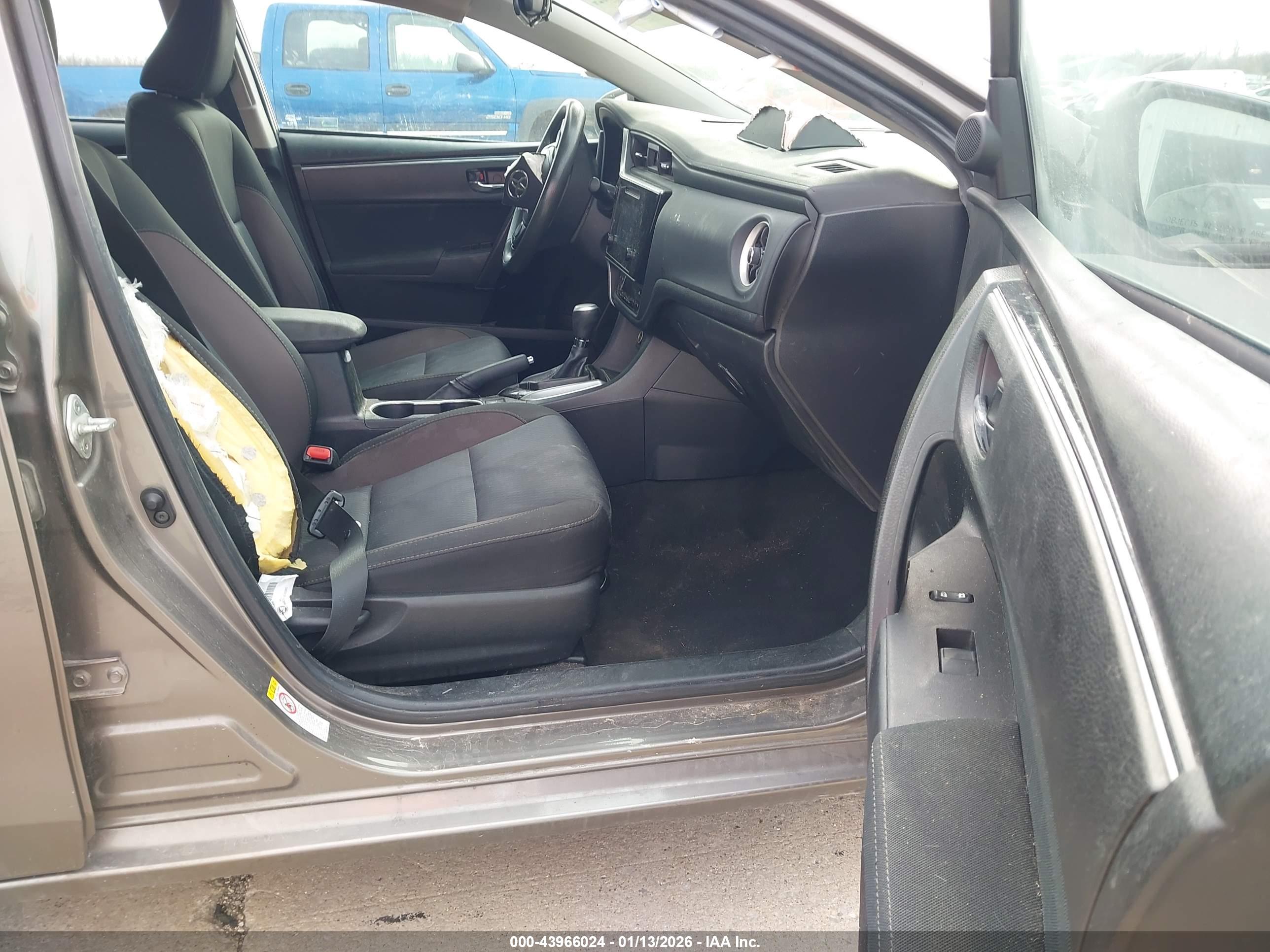TOYOTA COROLLA image 5
