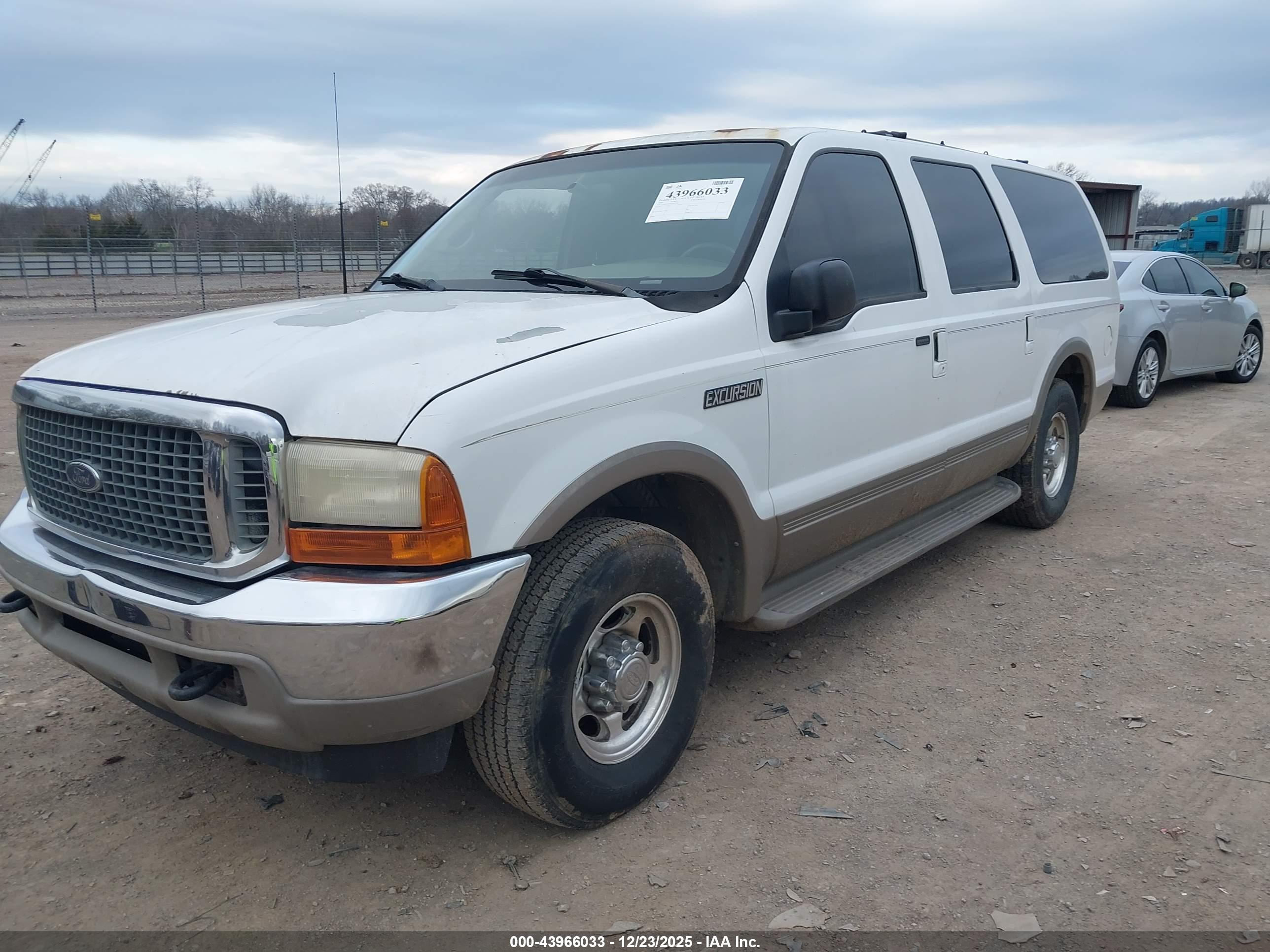 FORD EXCURSION image 2
