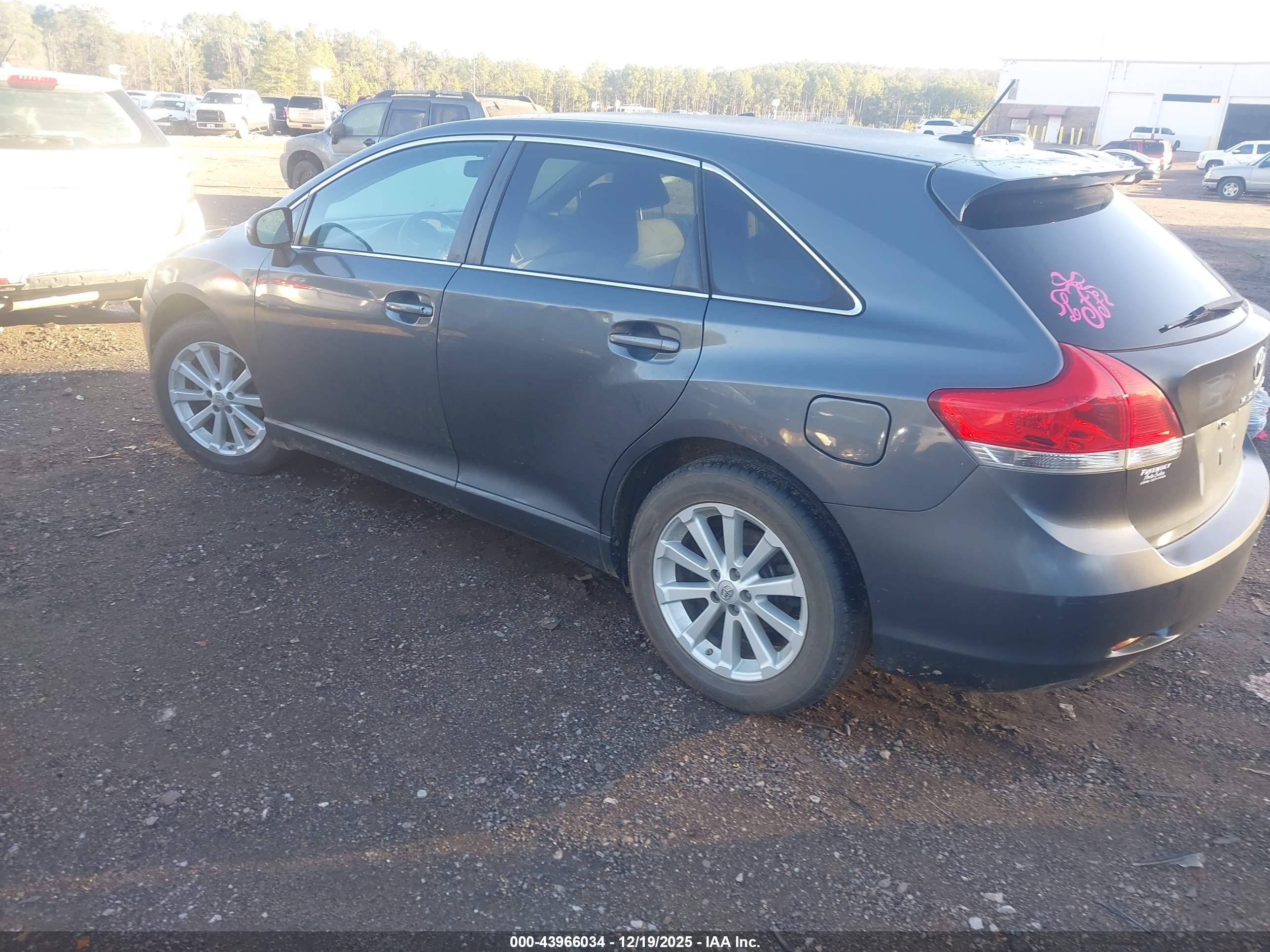 TOYOTA VENZA image 3