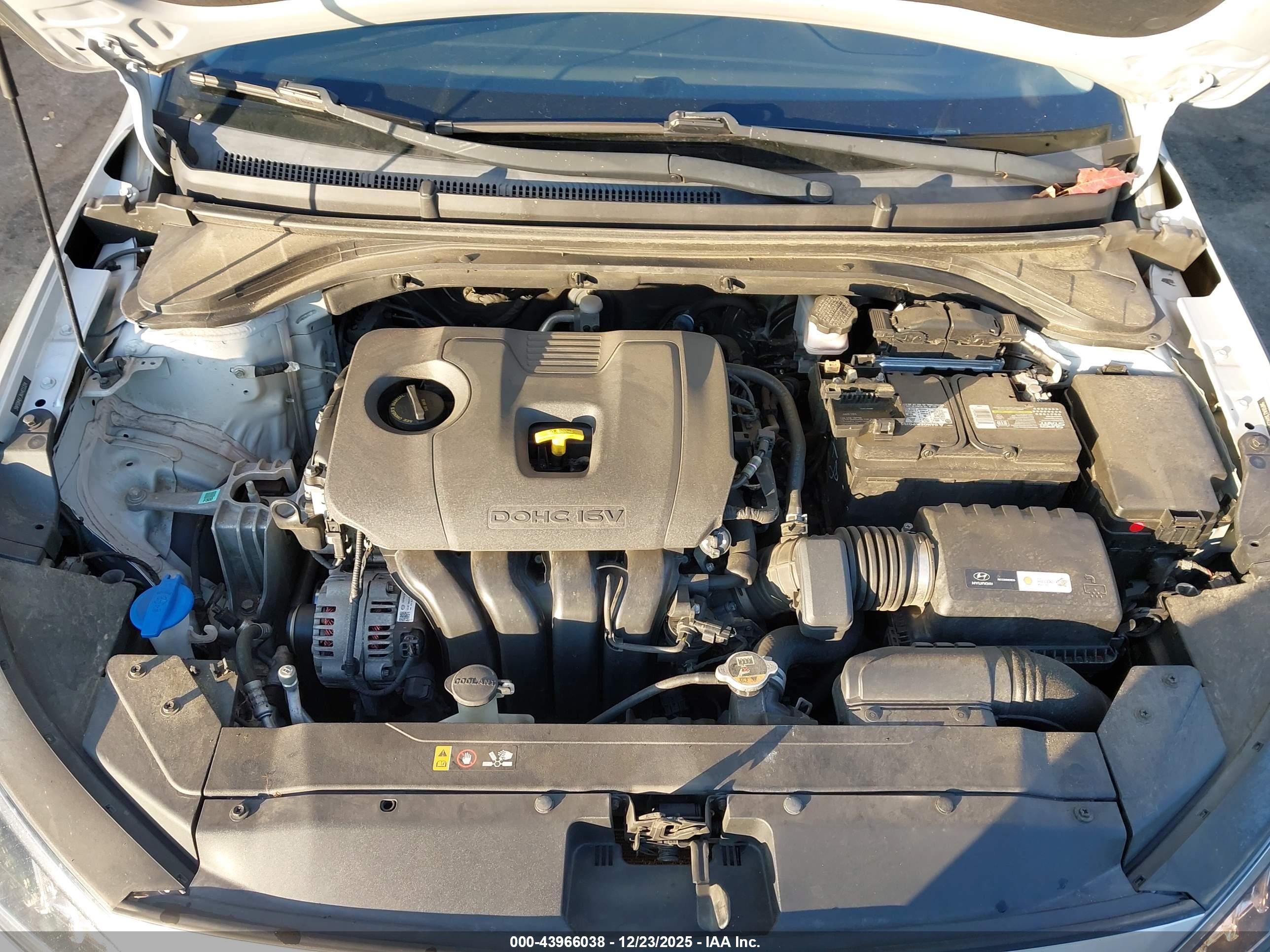 HYUNDAI ELANTRA image 10