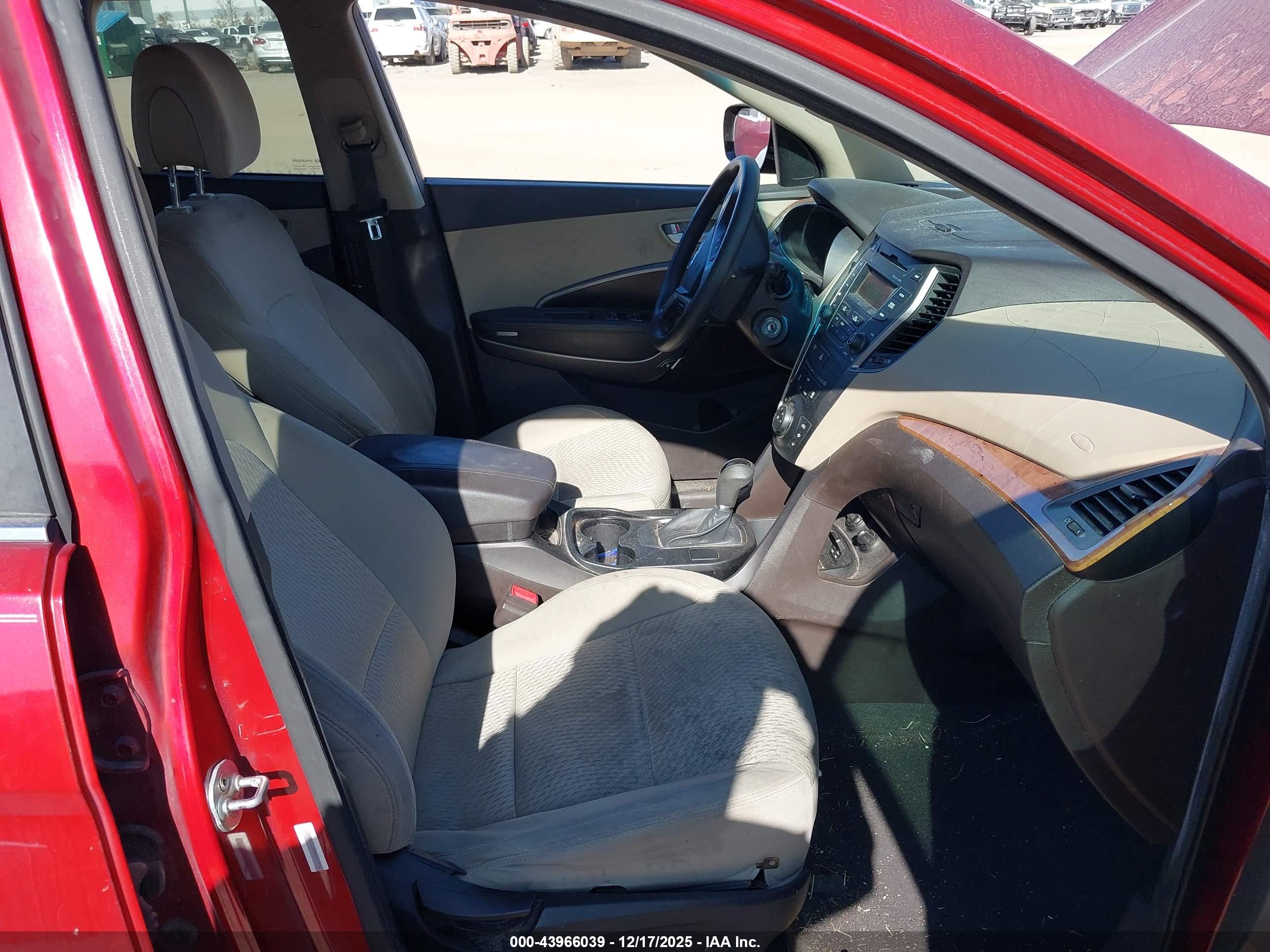 HYUNDAI SANTA image 5