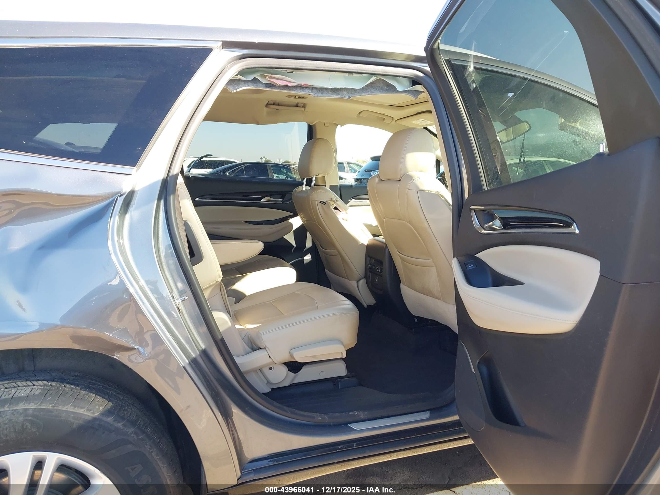 BUICK ENCLAVE image 8