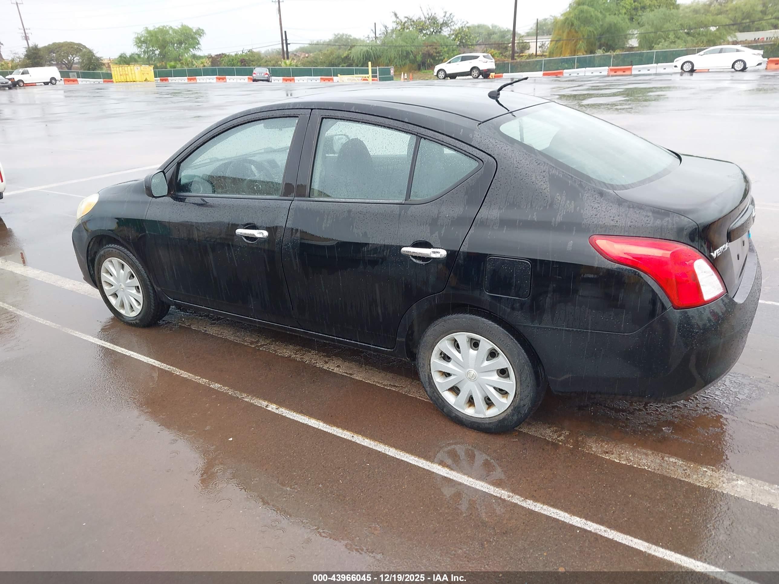 NISSAN VERSA image 3