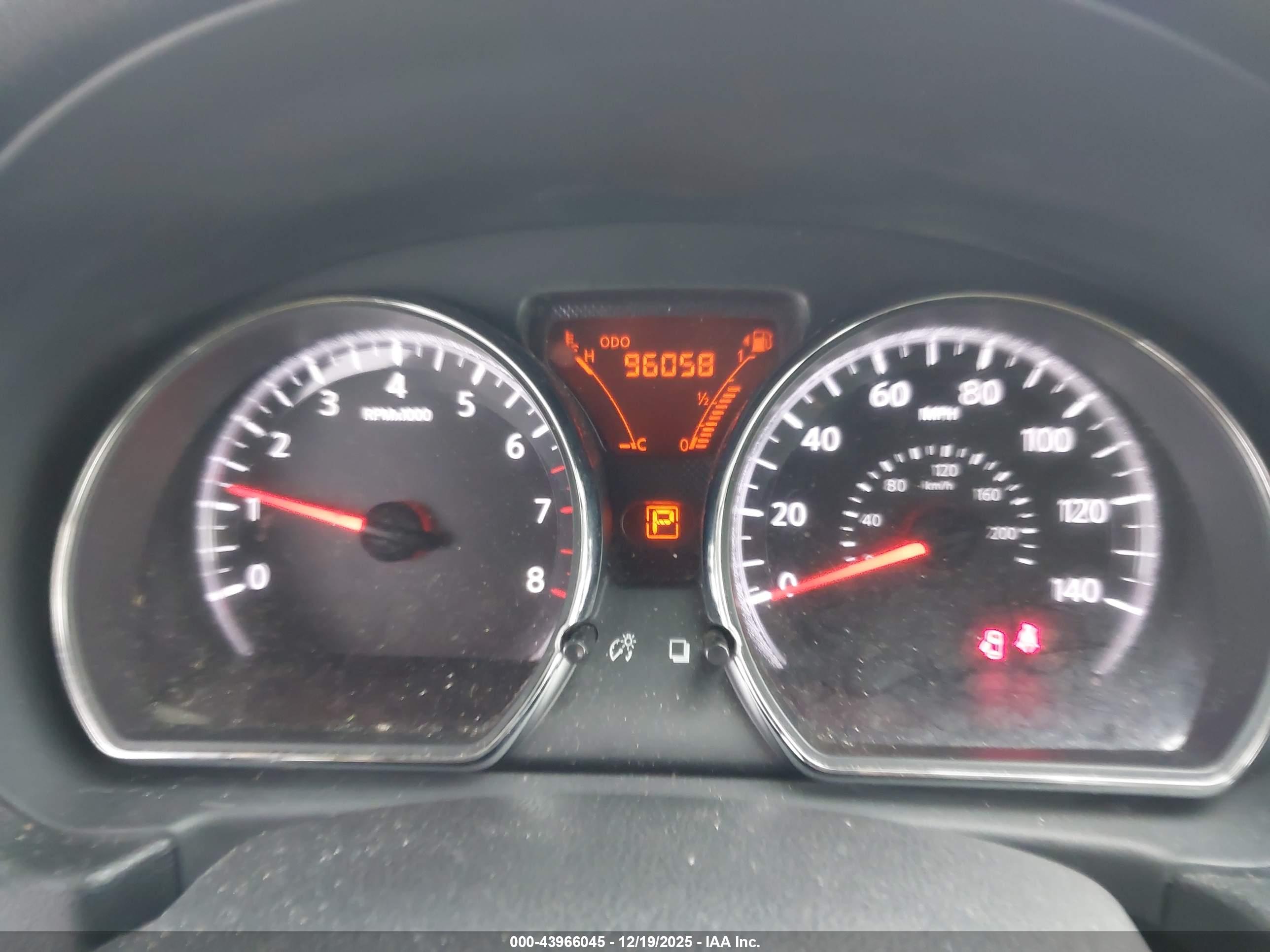 NISSAN VERSA image 7