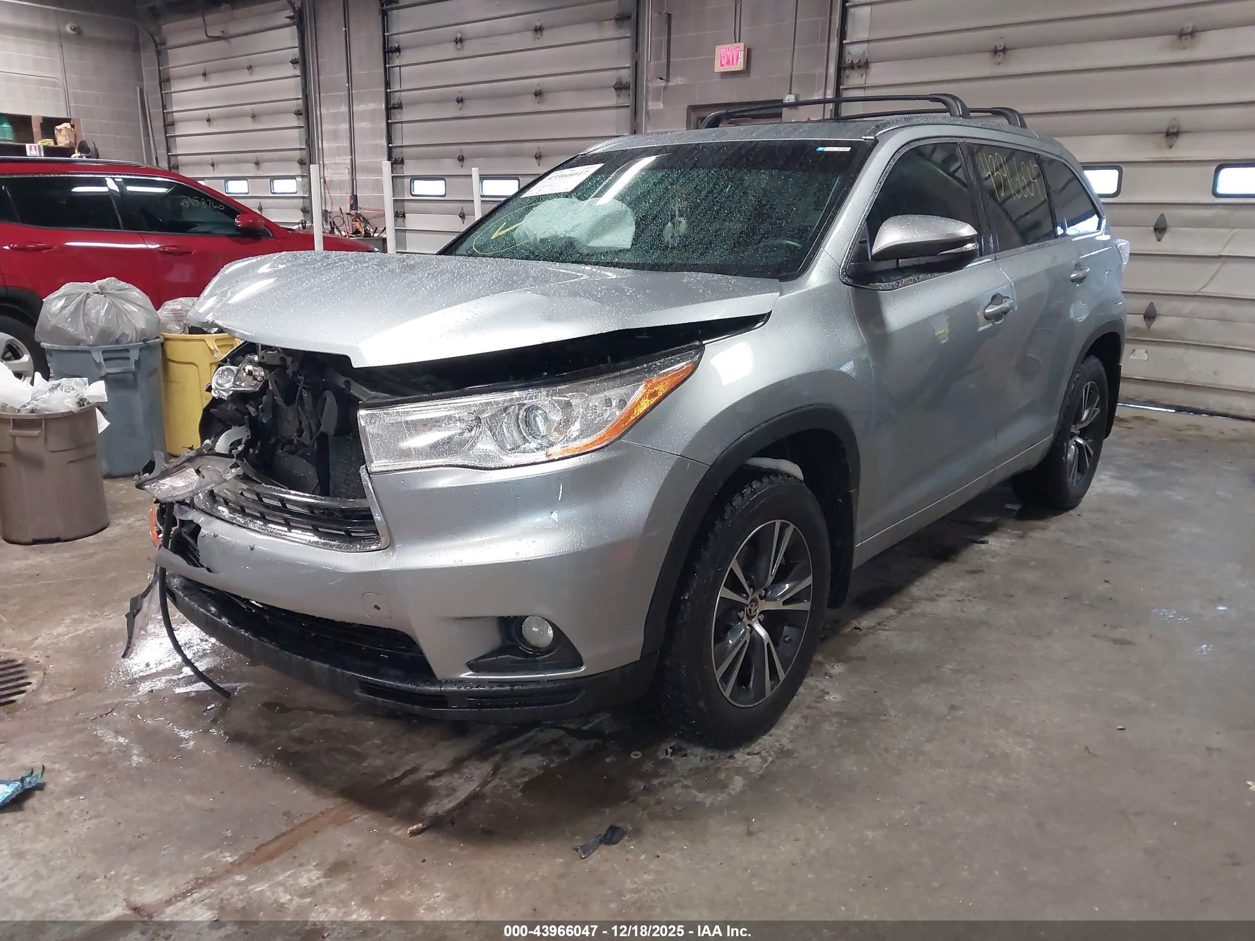 TOYOTA HIGHLANDER image 2