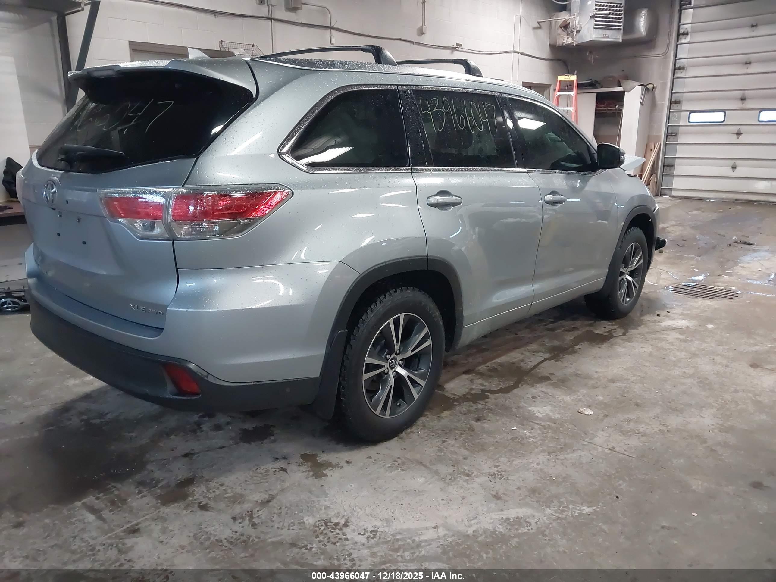 TOYOTA HIGHLANDER image 4