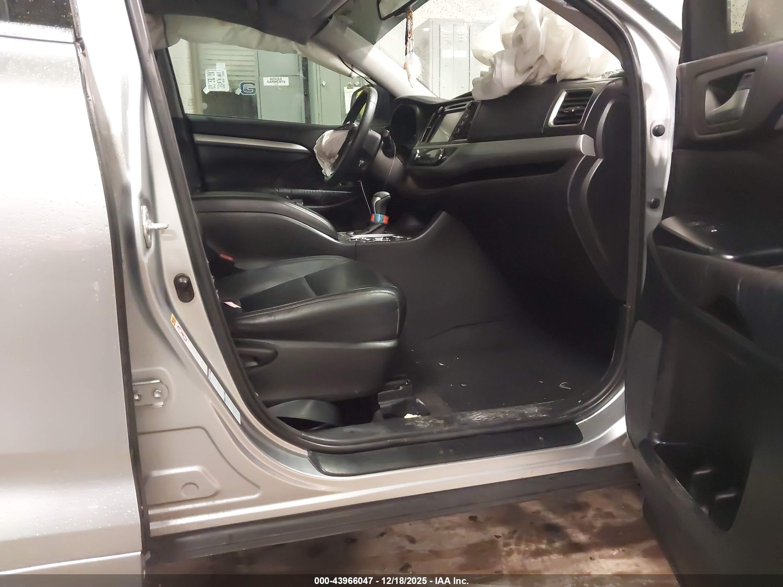 TOYOTA HIGHLANDER image 5