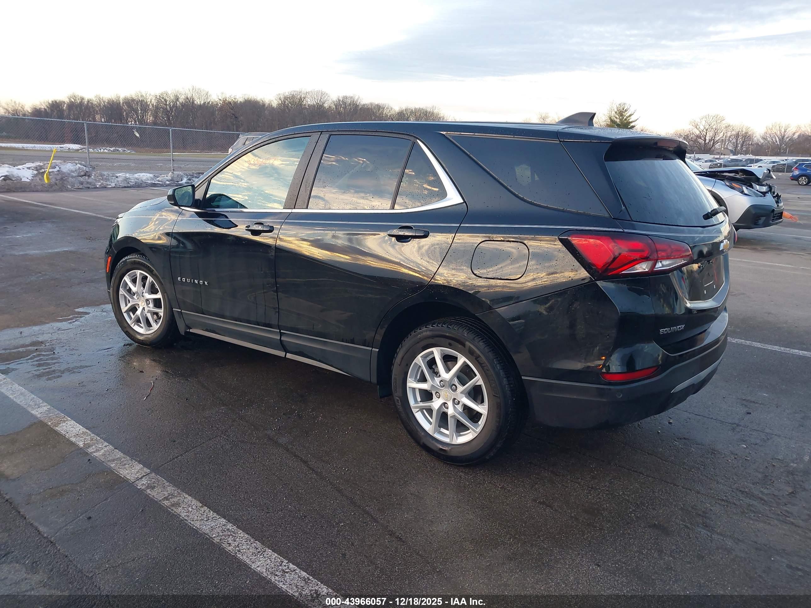 CHEVROLET EQUINOX image 3