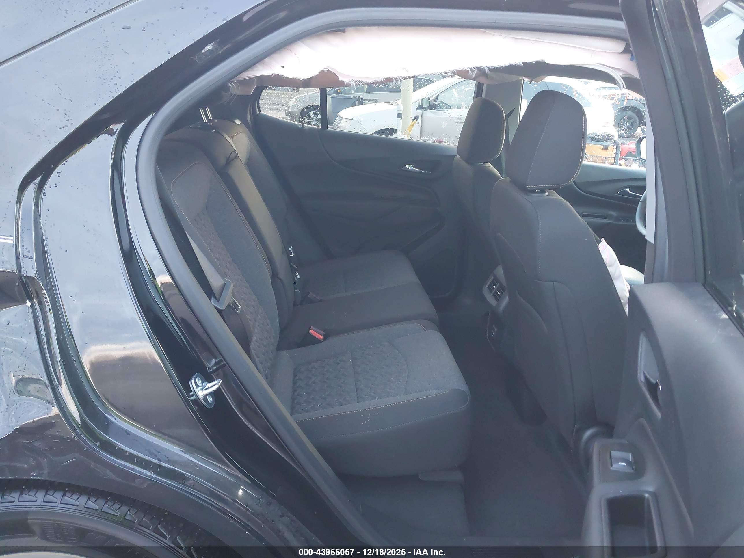 CHEVROLET EQUINOX image 8