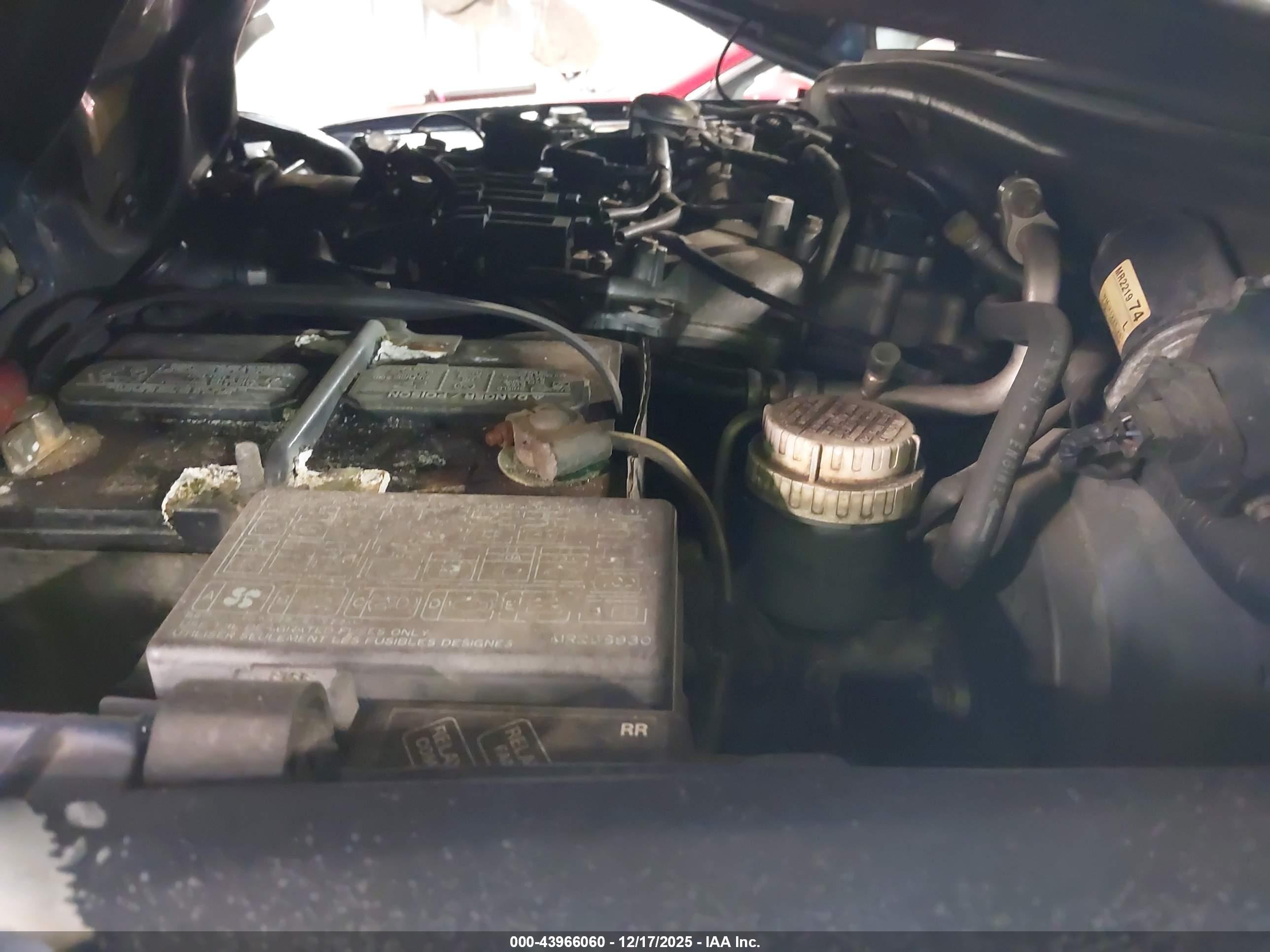 MITSUBISHI MONTERO image 10