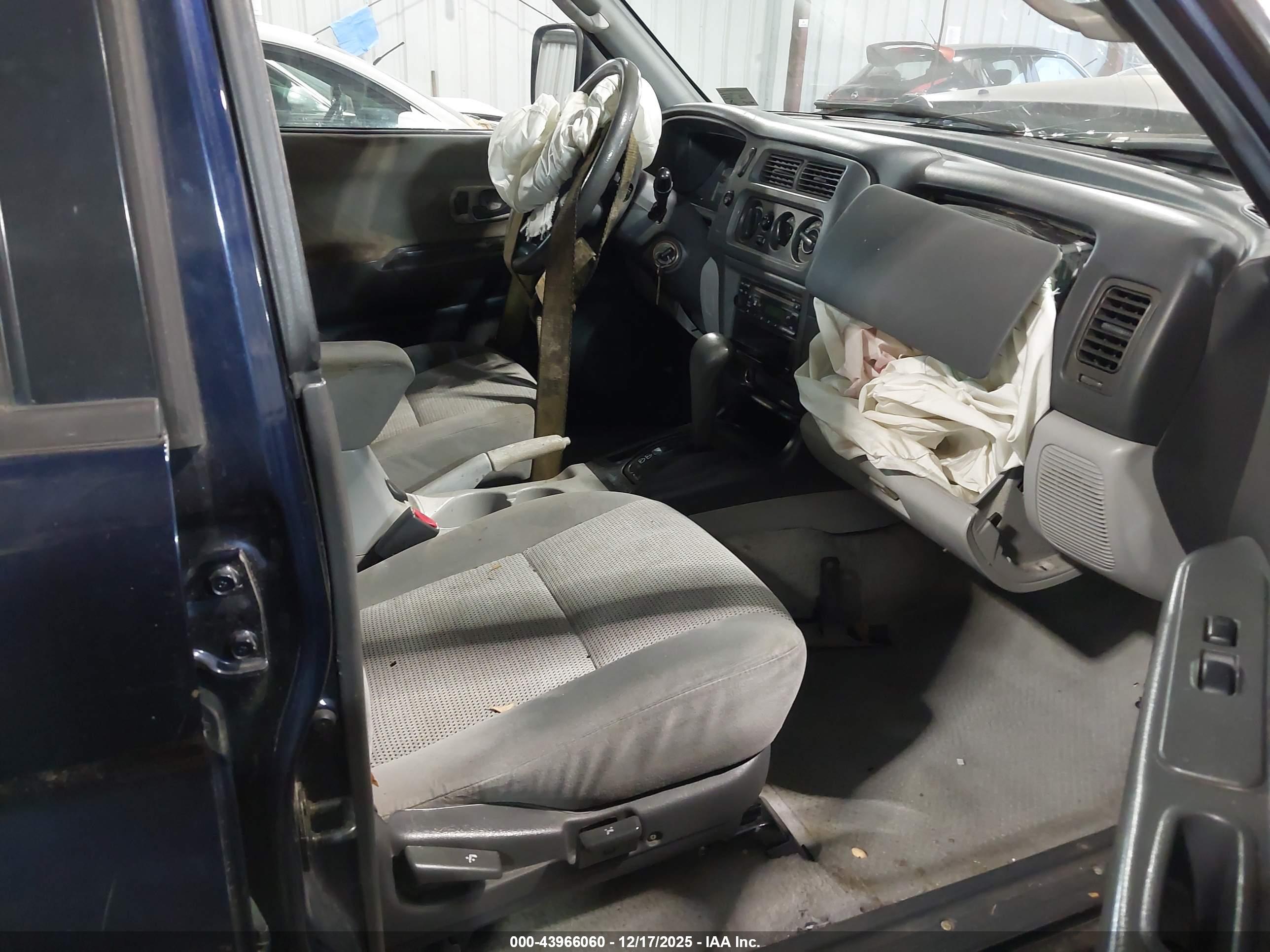 MITSUBISHI MONTERO image 5