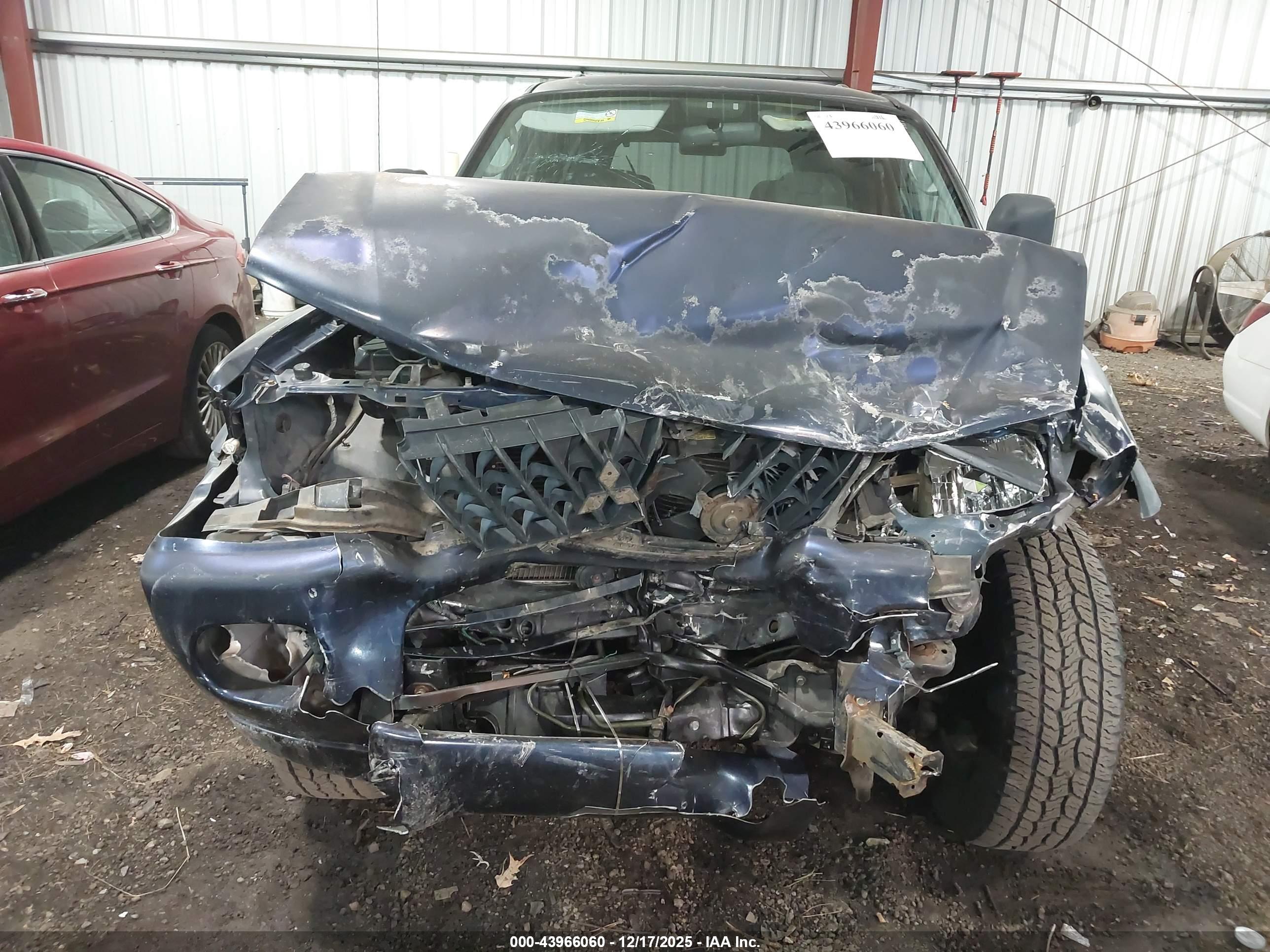 MITSUBISHI MONTERO image 6