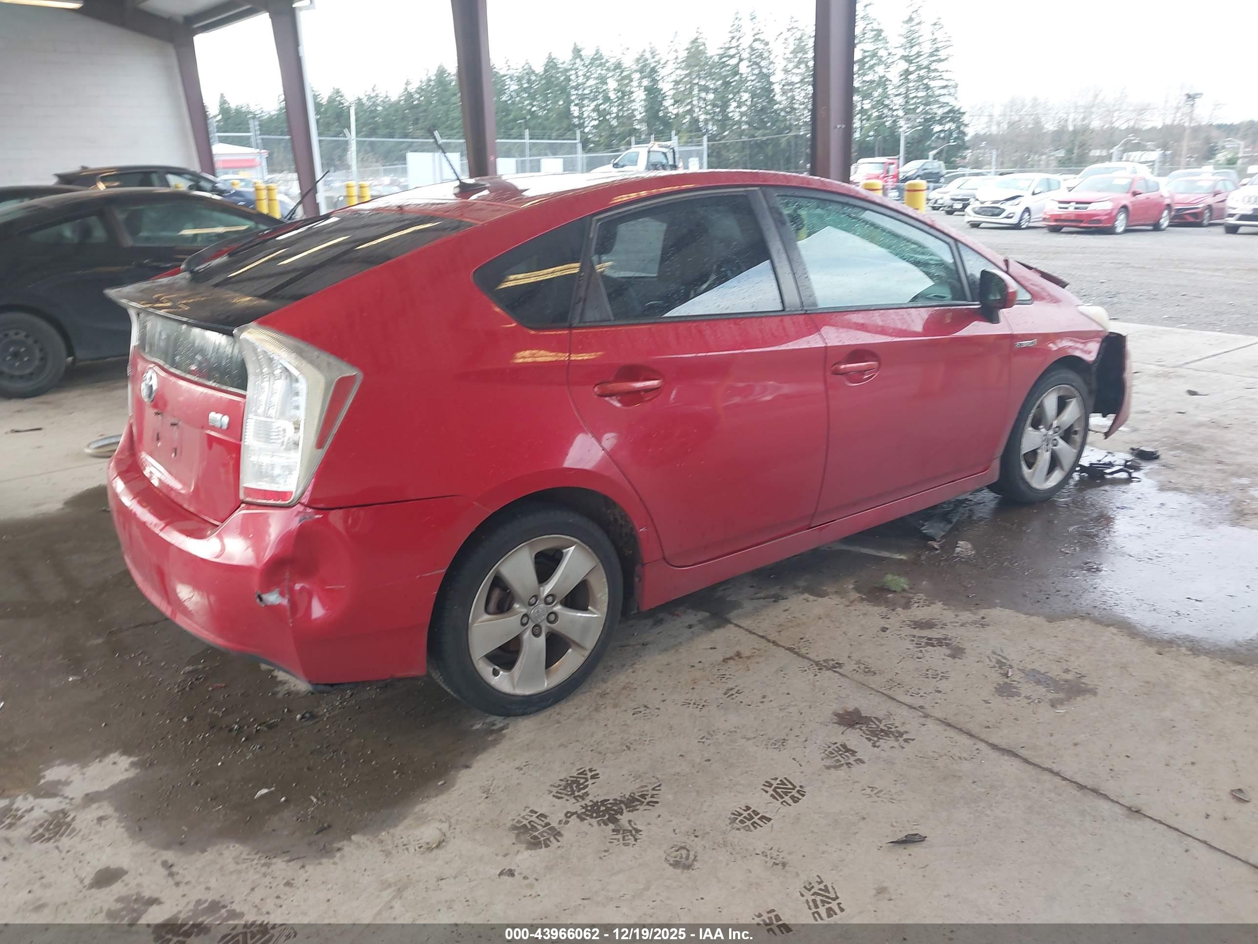 TOYOTA PRIUS image 4