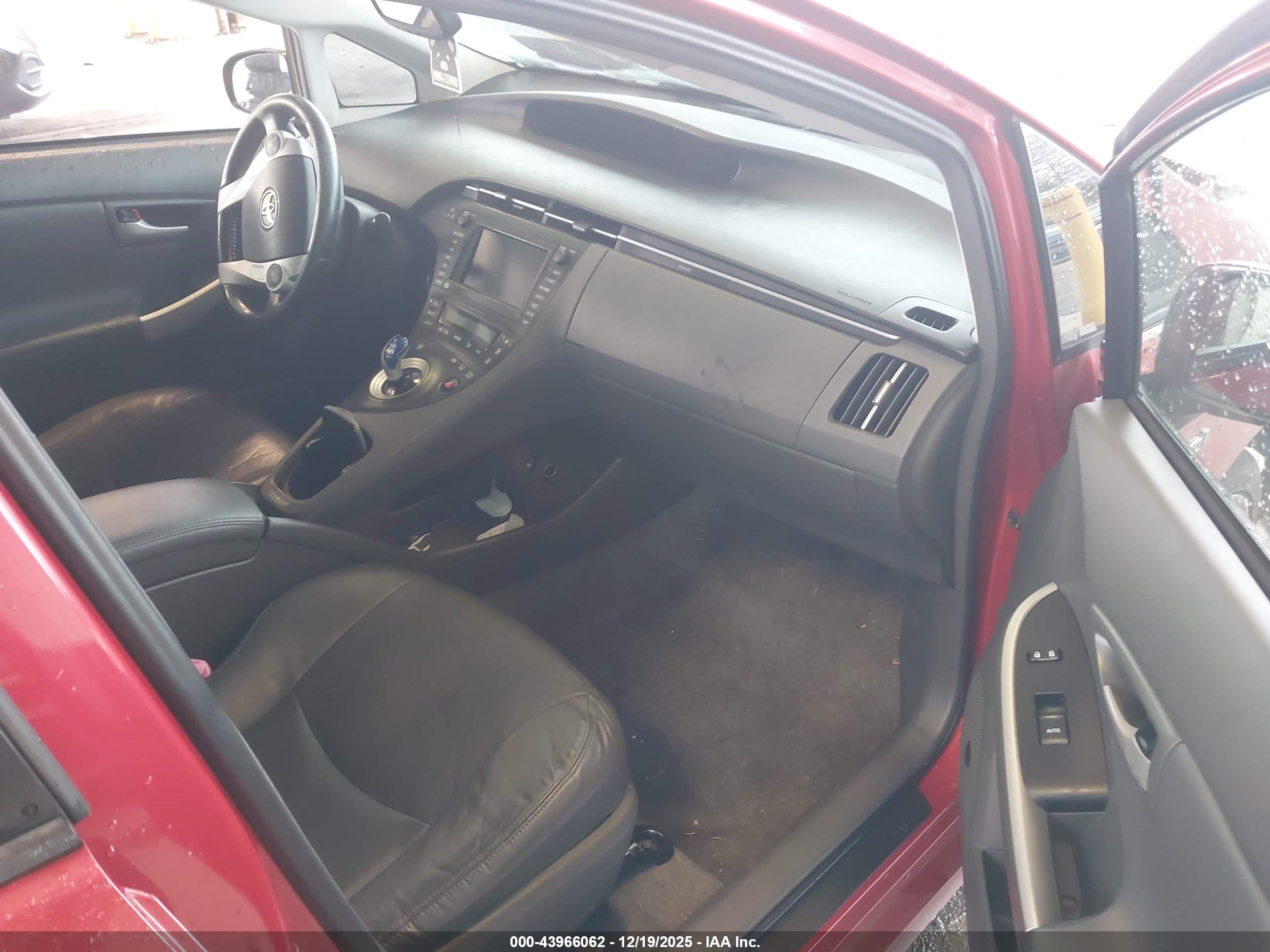TOYOTA PRIUS image 5