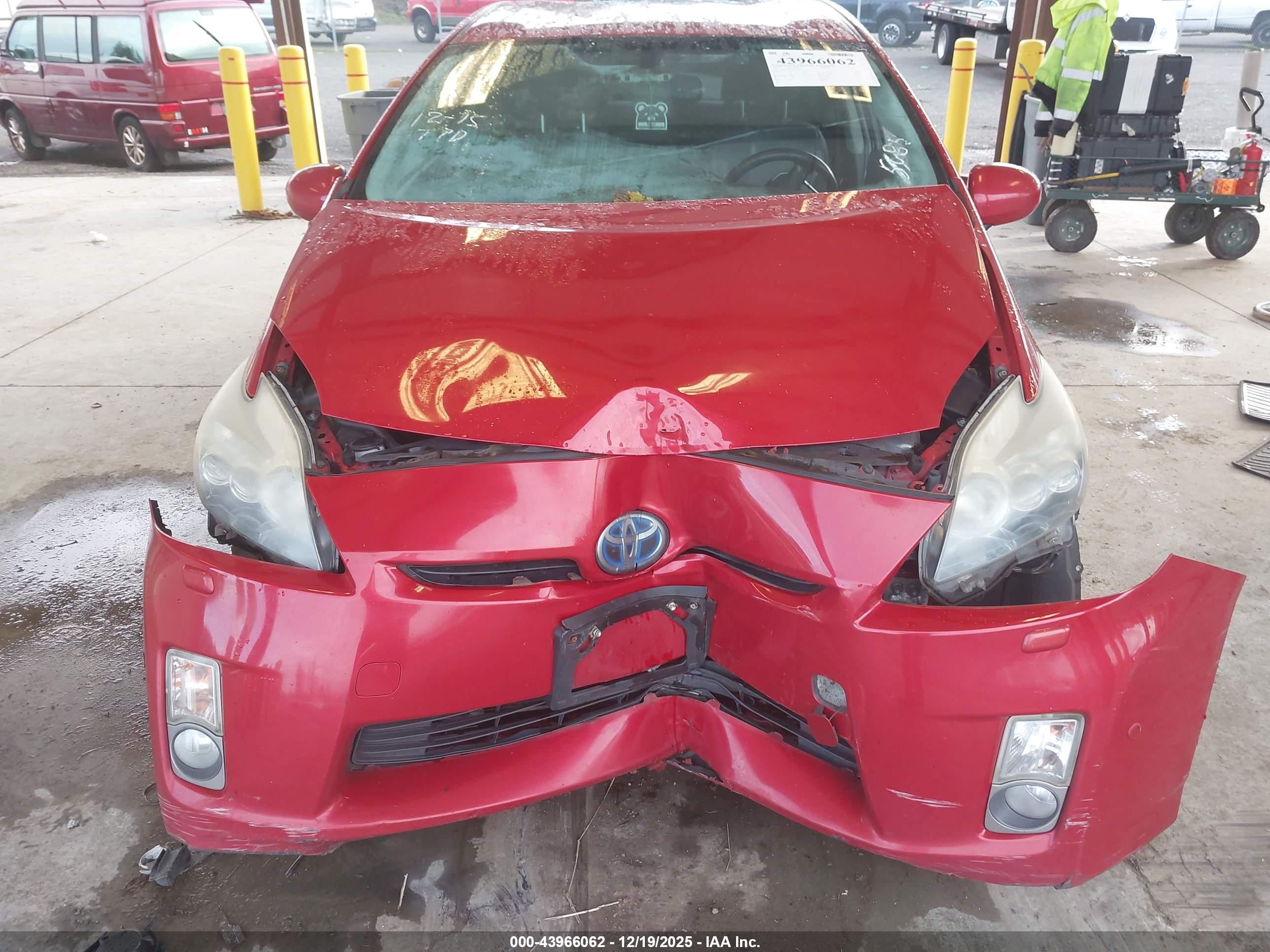 TOYOTA PRIUS image 6