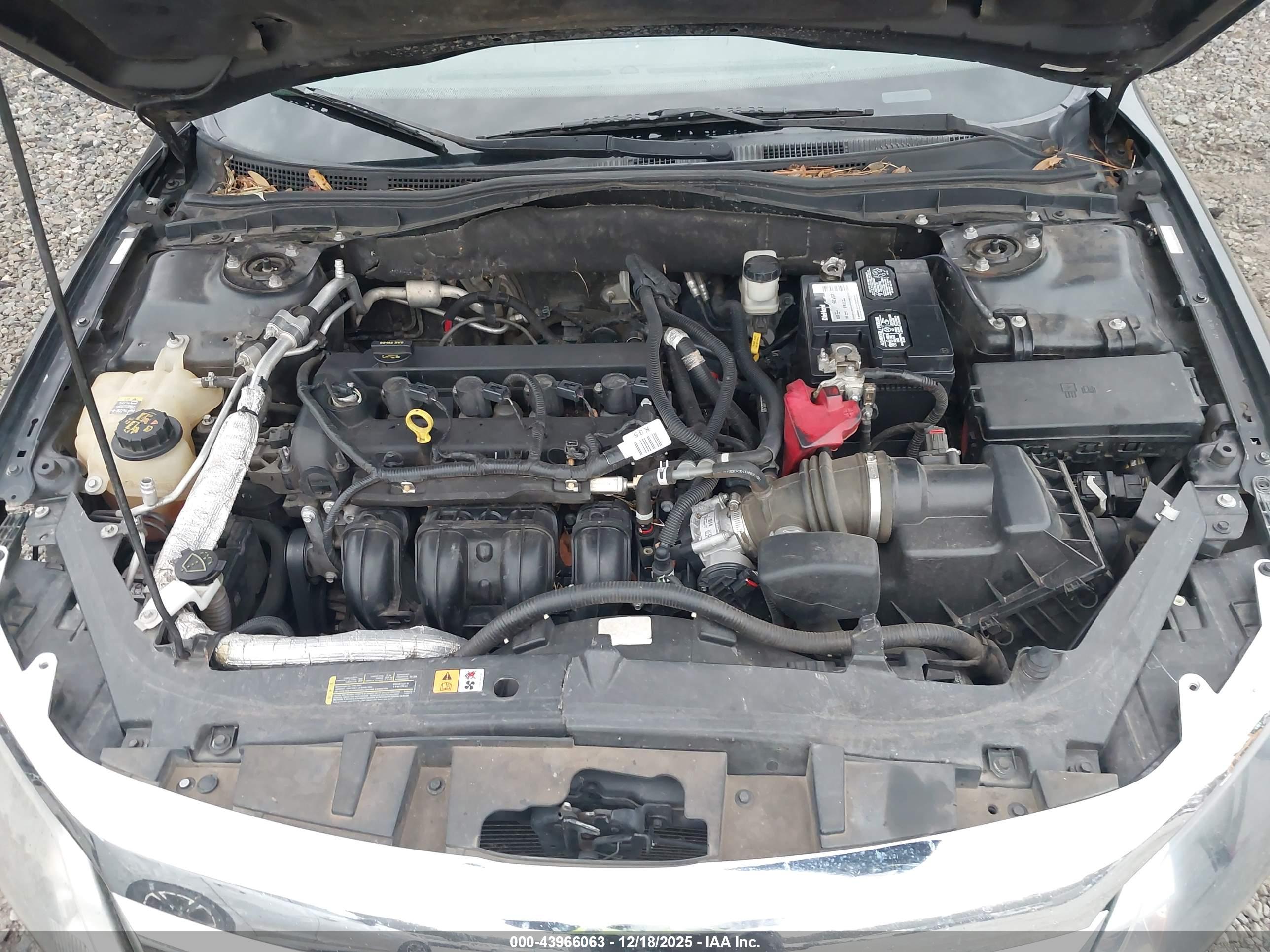 FORD FUSION image 10