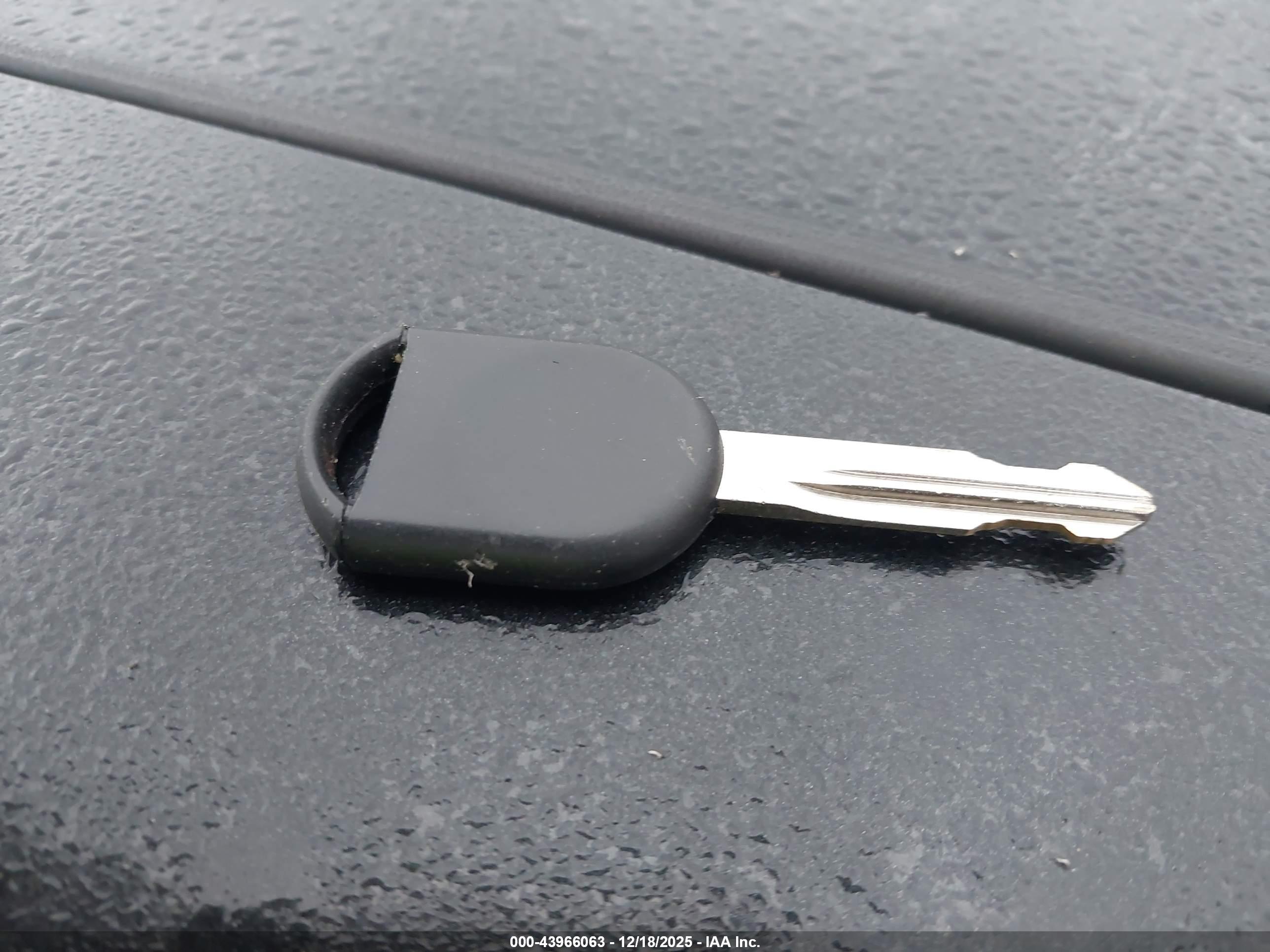 FORD FUSION image 11