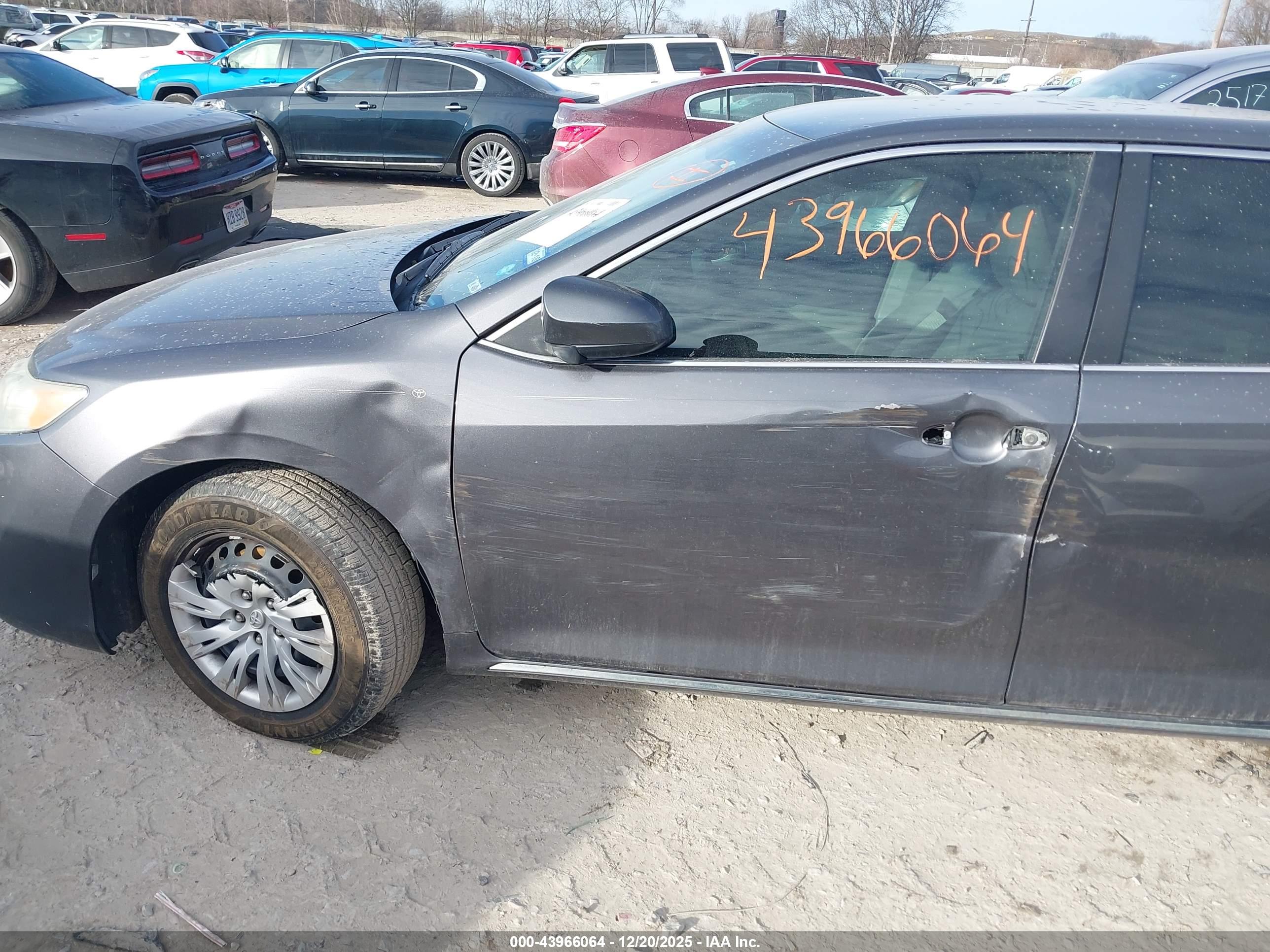 TOYOTA CAMRY image 6