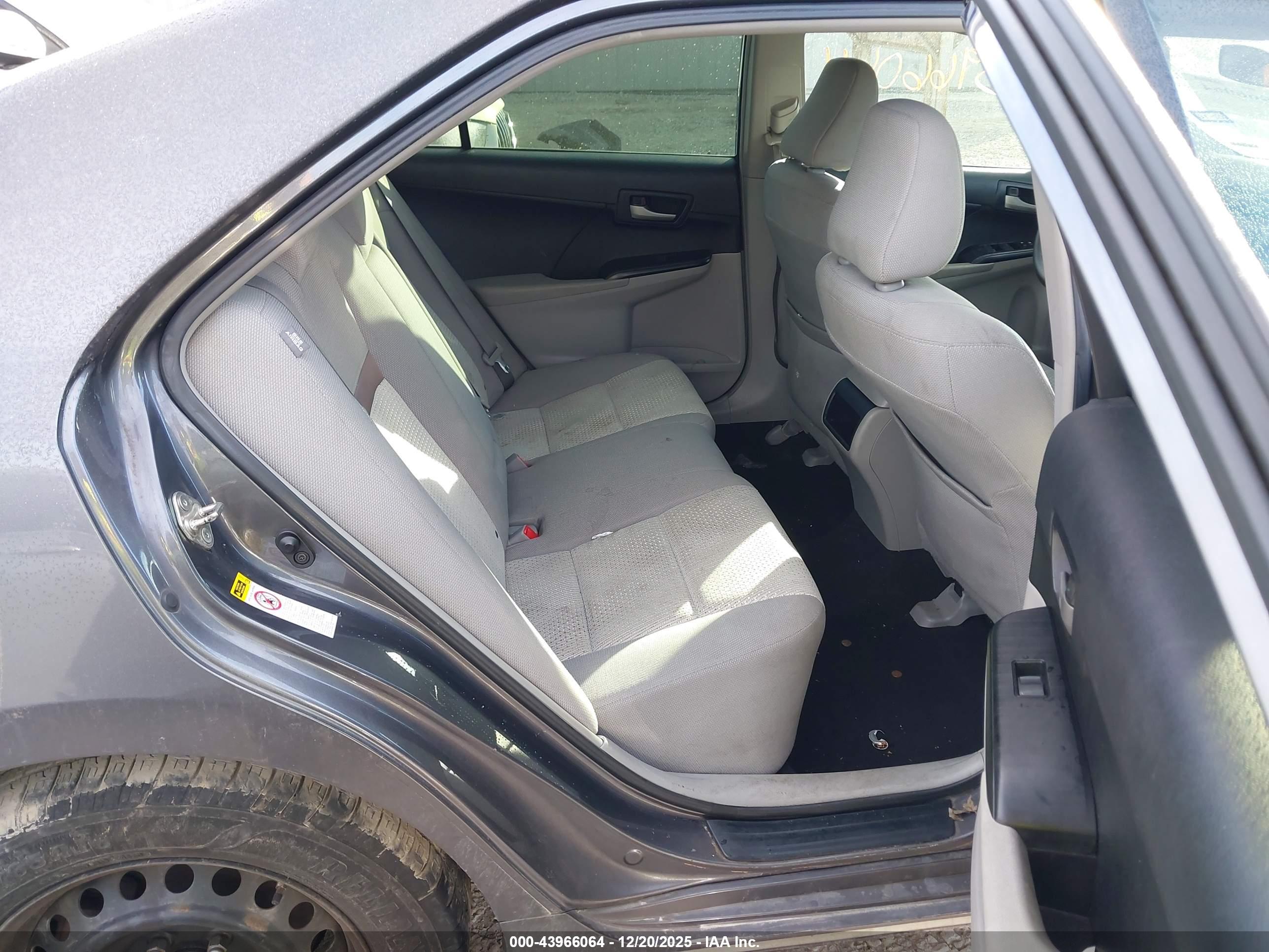 TOYOTA CAMRY image 8
