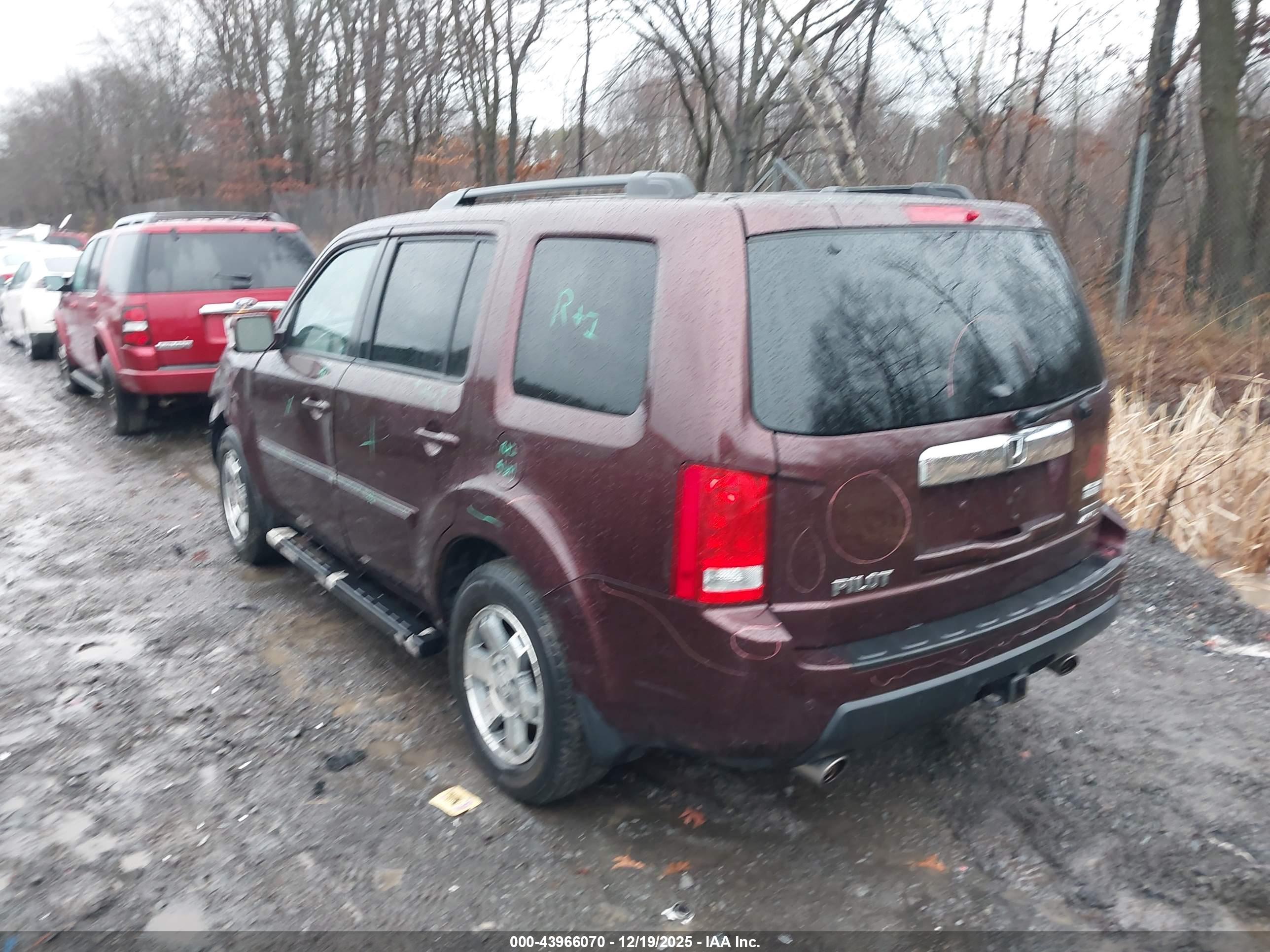 HONDA PILOT image 3